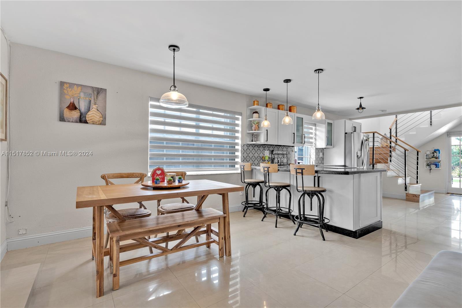 121 E 42nd St