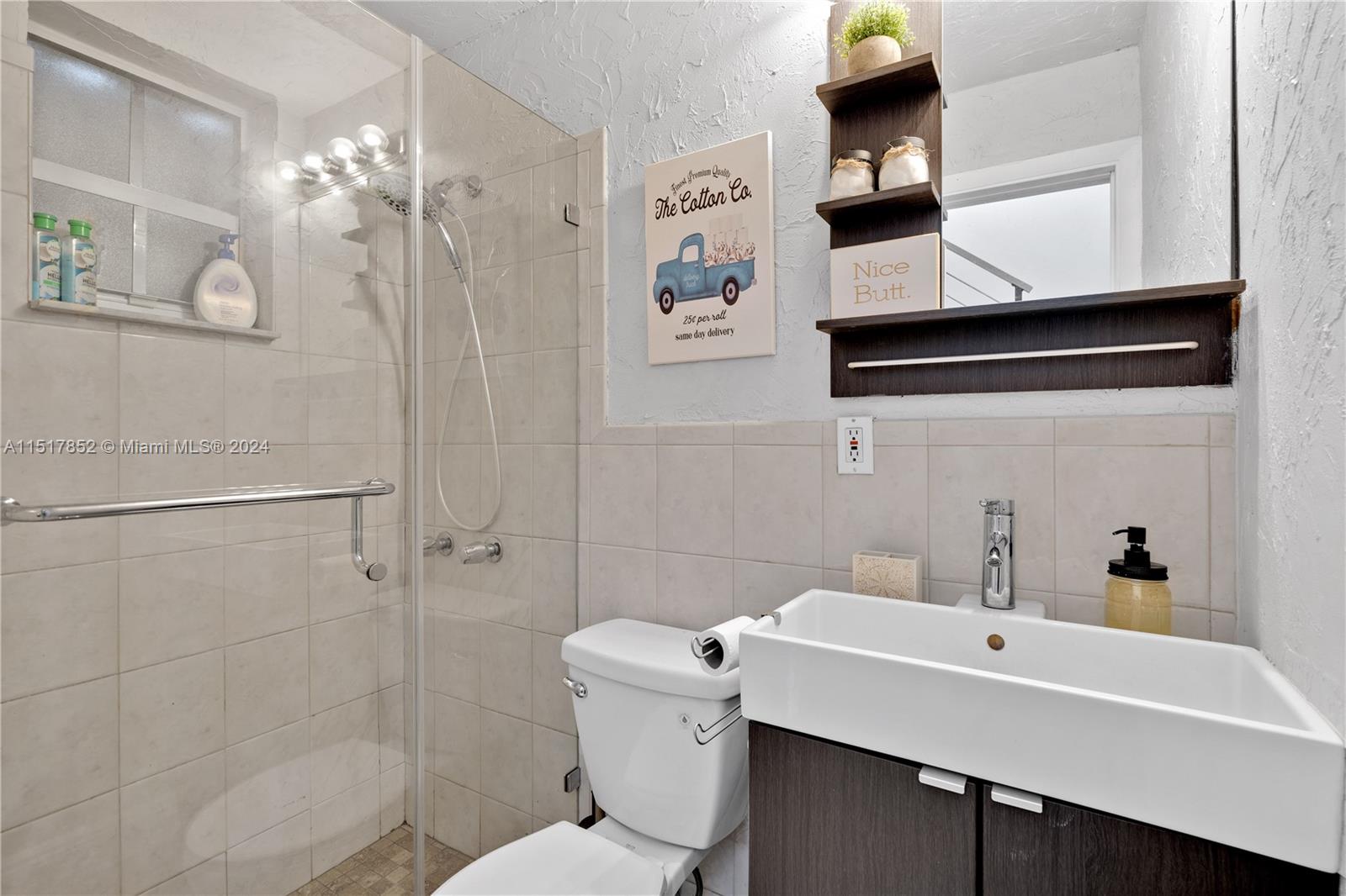 121 E 42nd St