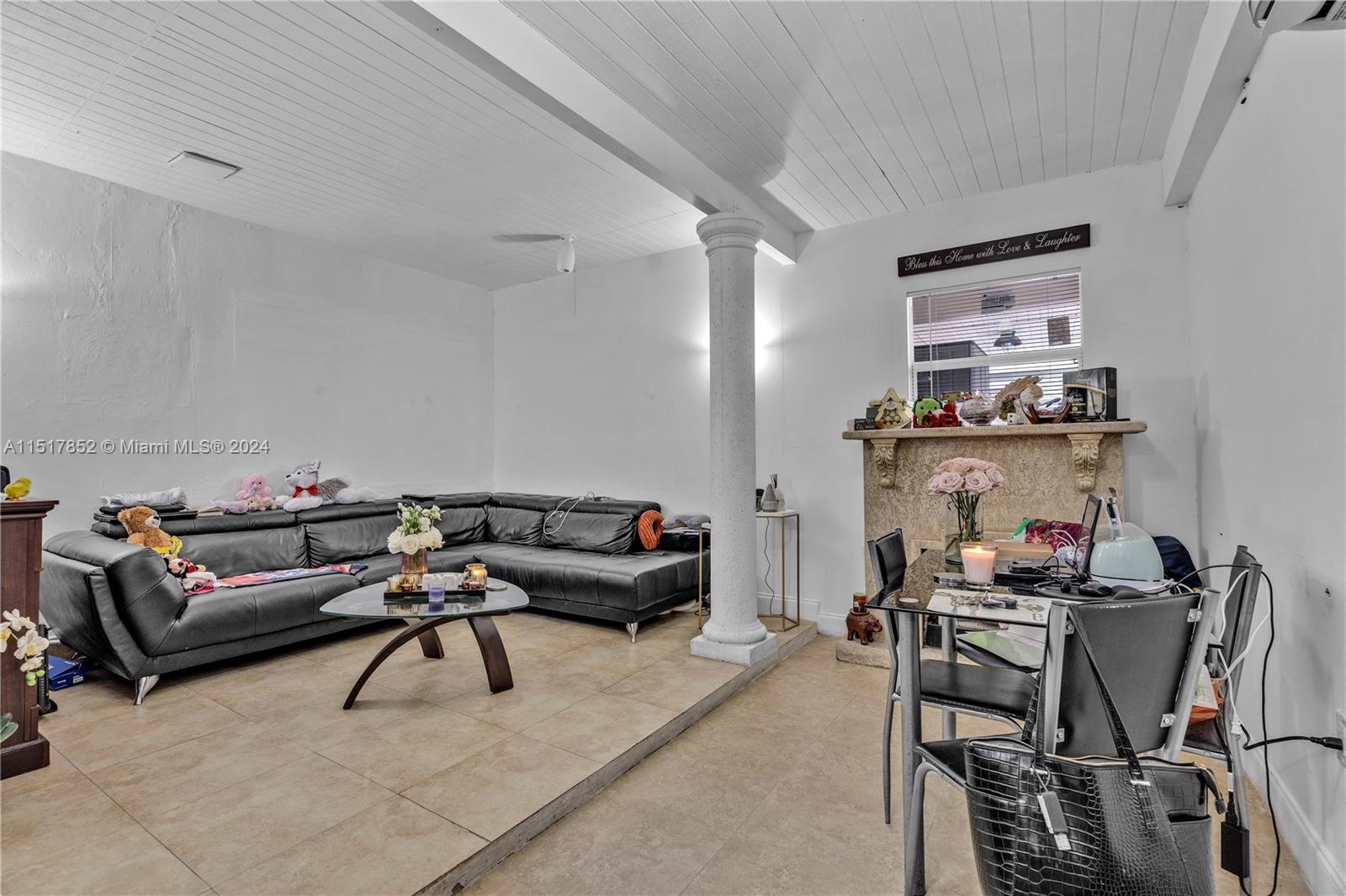 121 E 42nd St