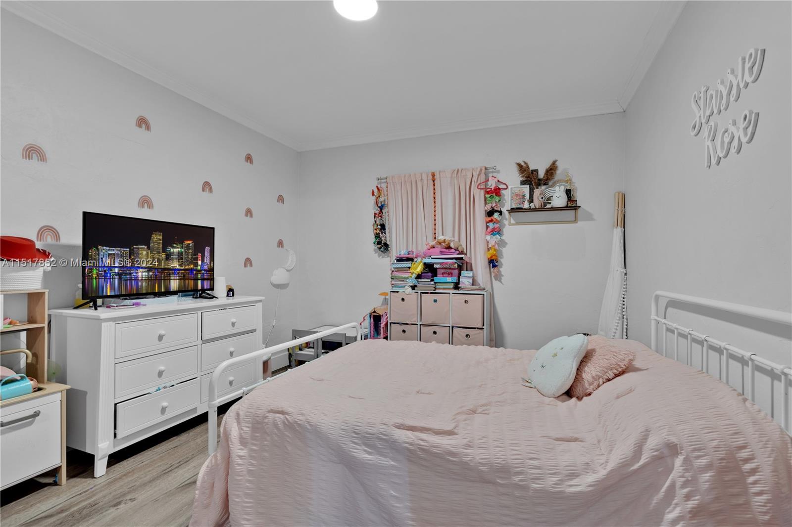121 E 42nd St