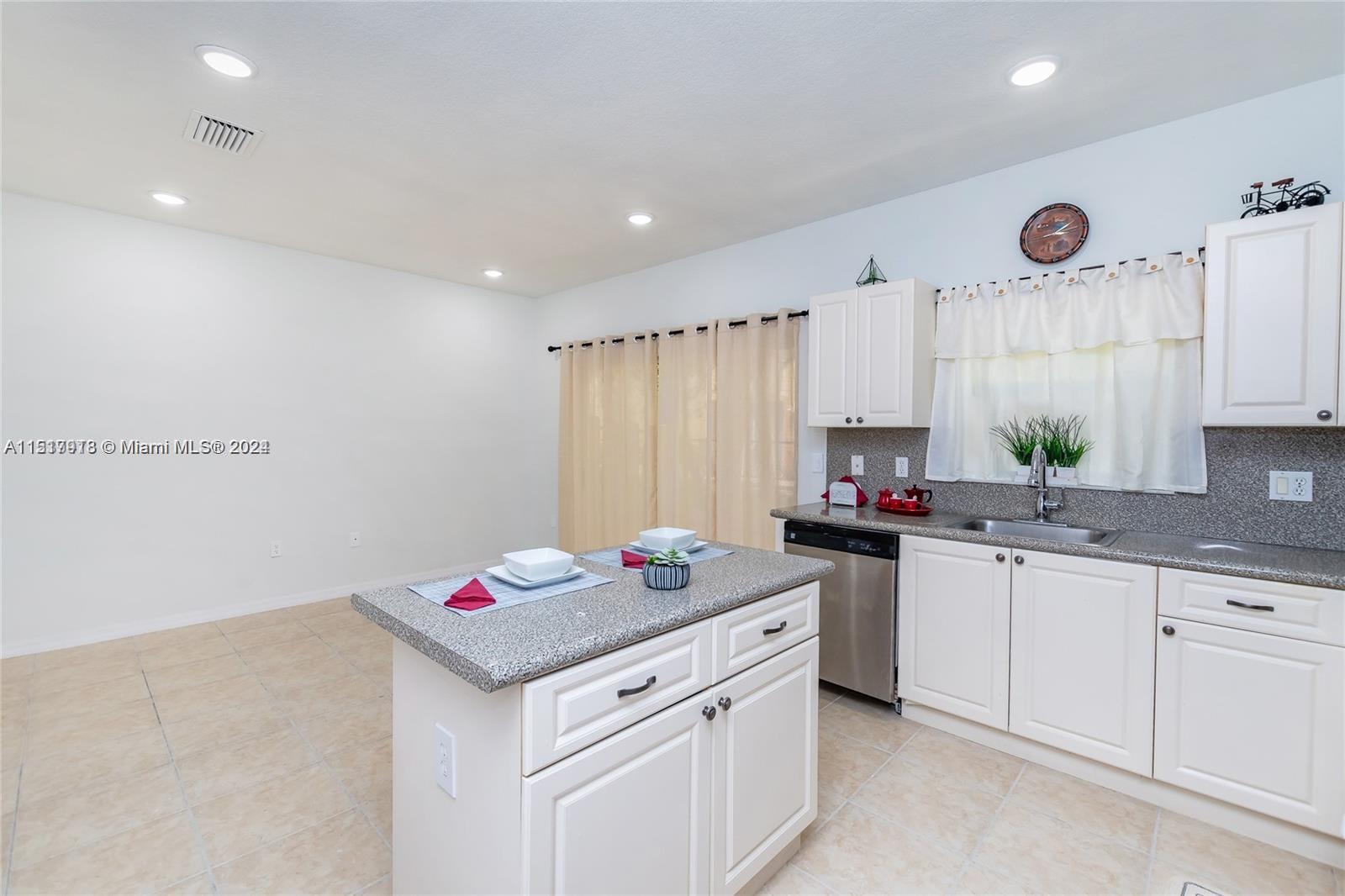 2909 SE 15th Ter # 2909