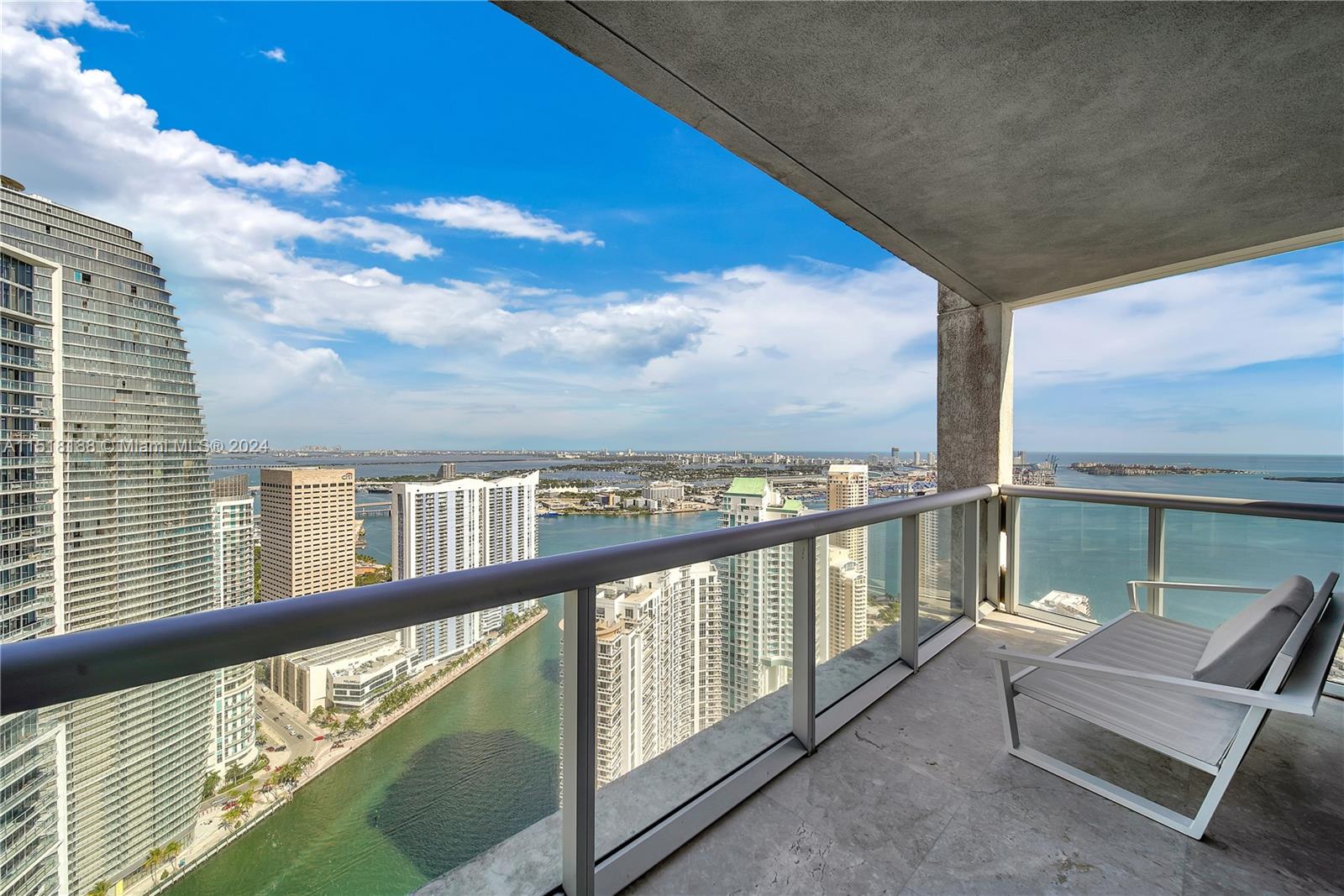 495 Brickell Ave Unit: 5302