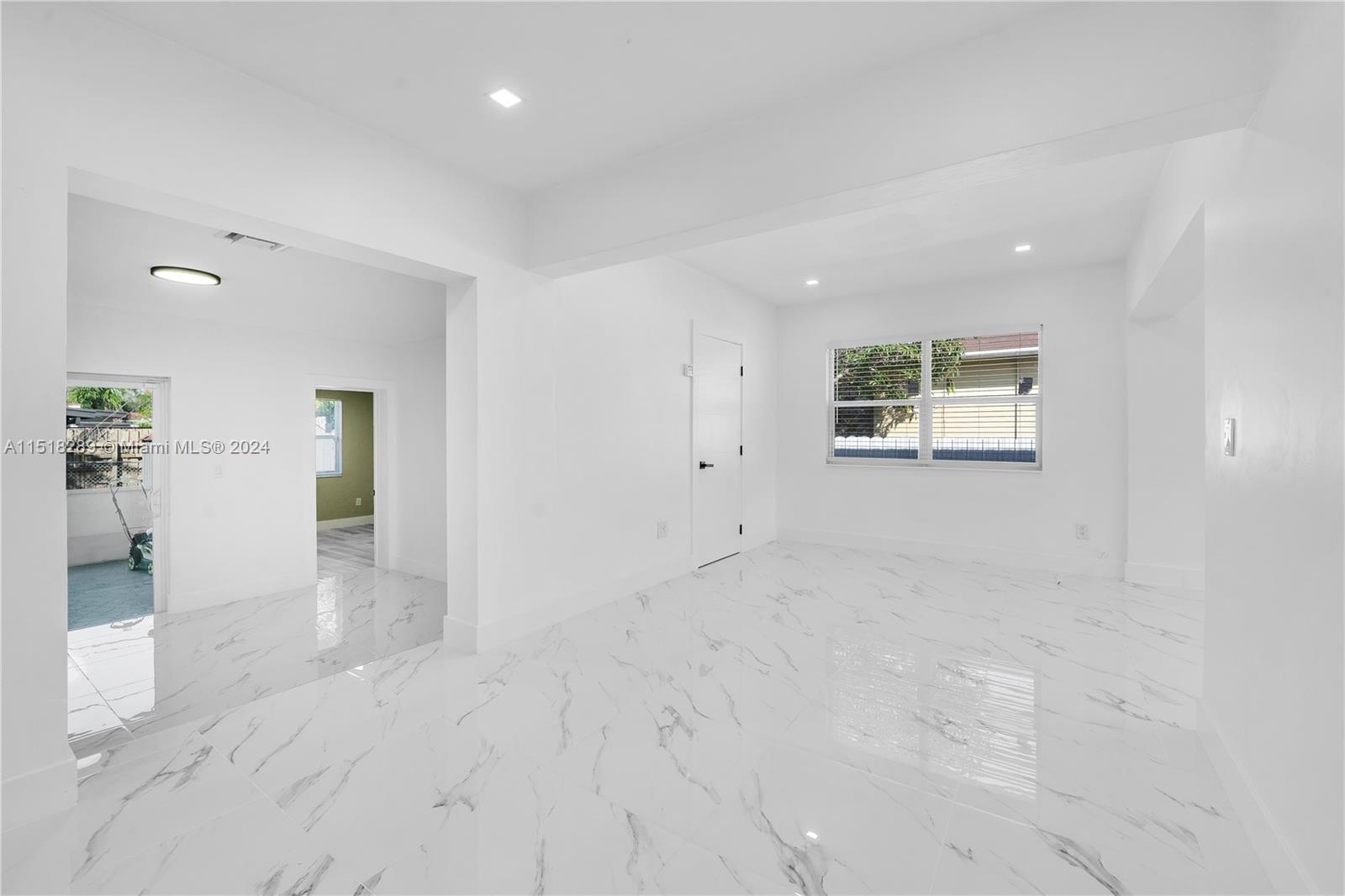 720 SW 60th Ave