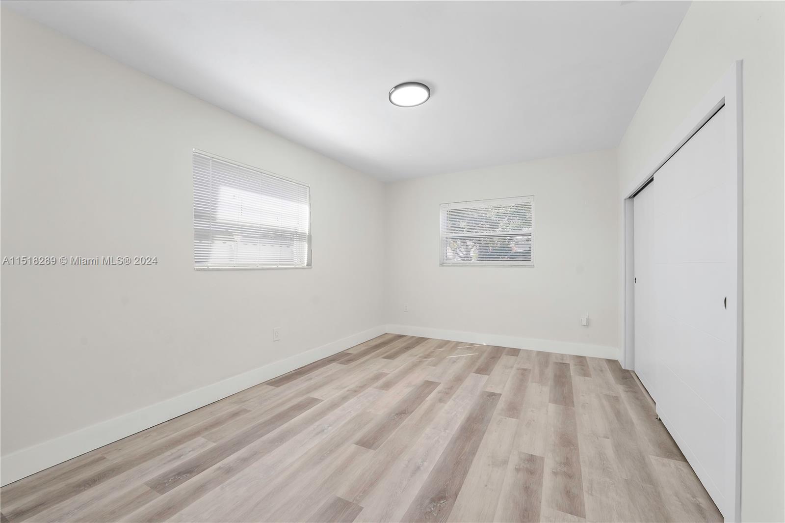 720 SW 60th Ave