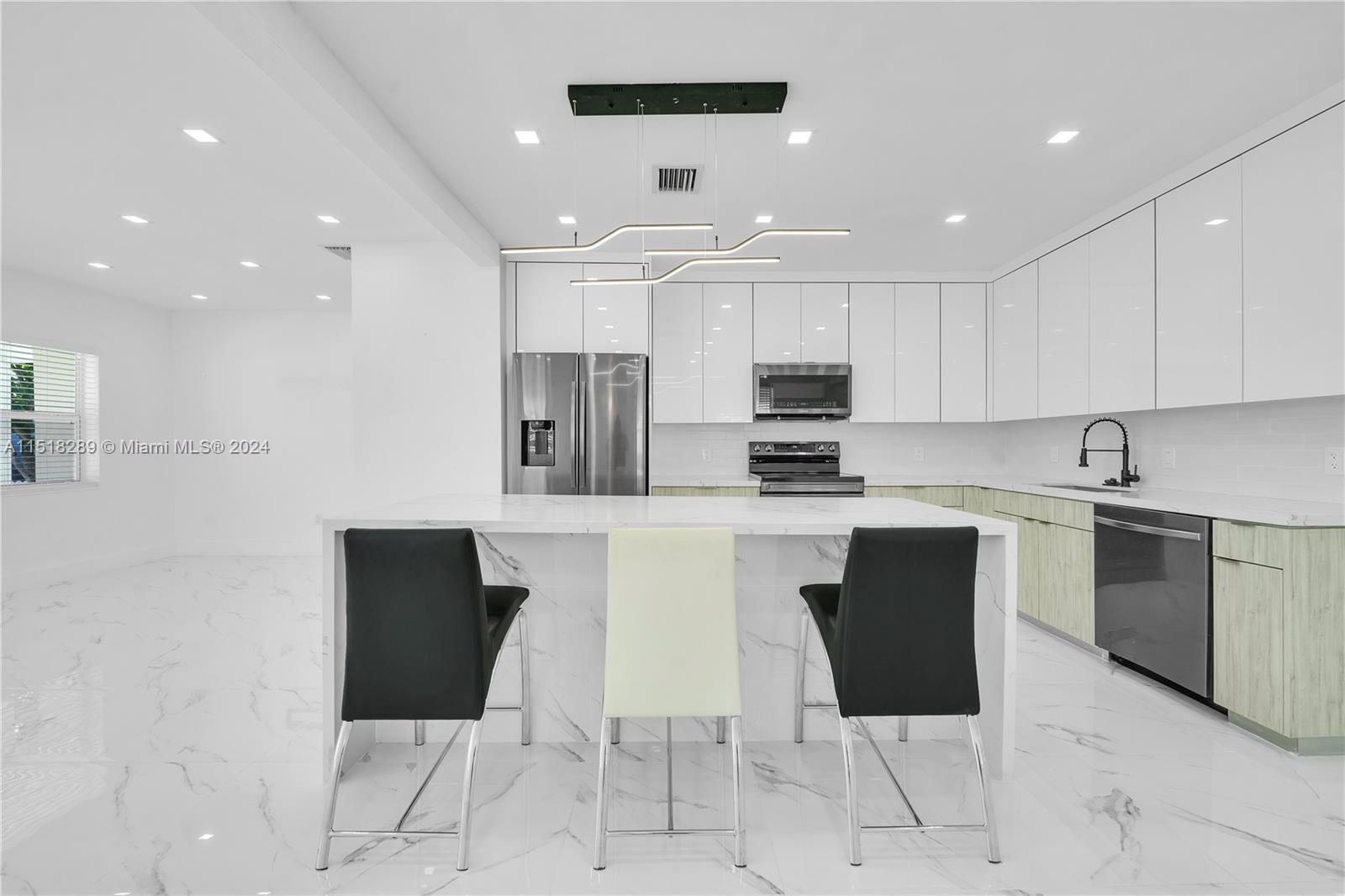 720 SW 60th Ave