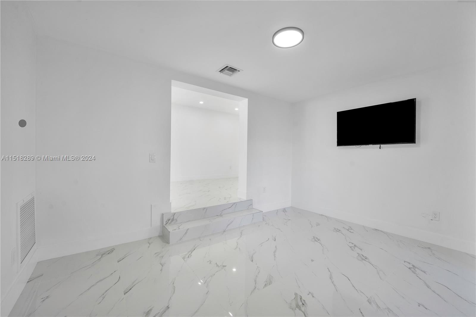 720 SW 60th Ave