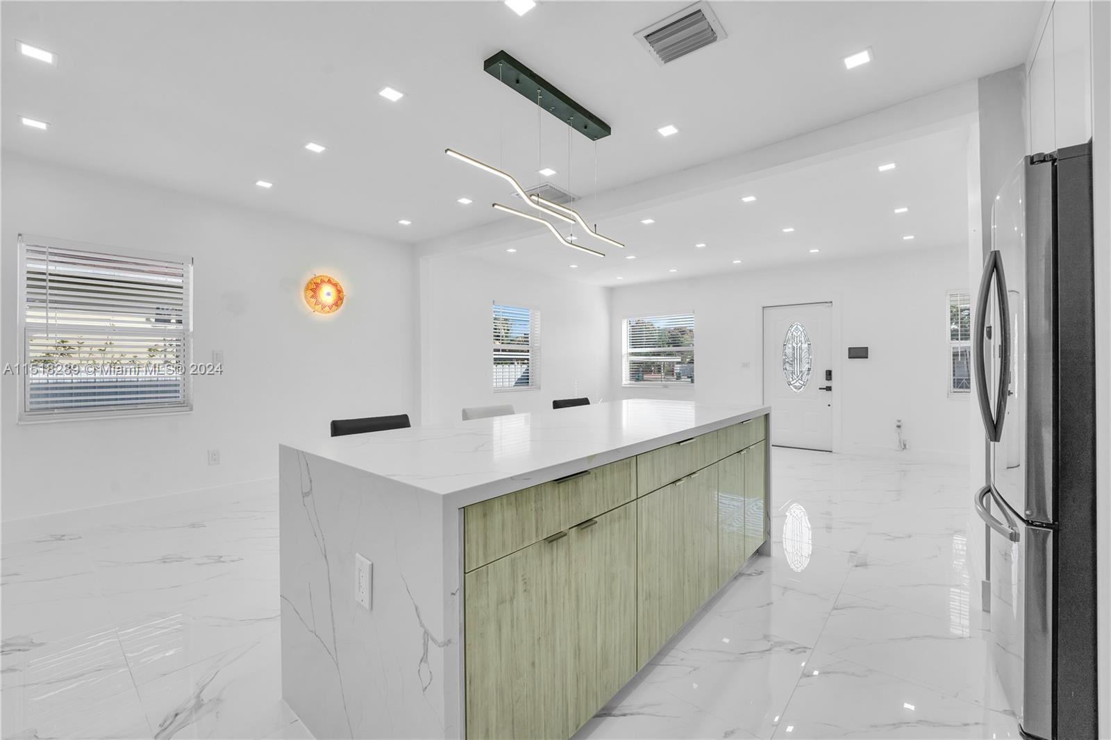 720 SW 60th Ave