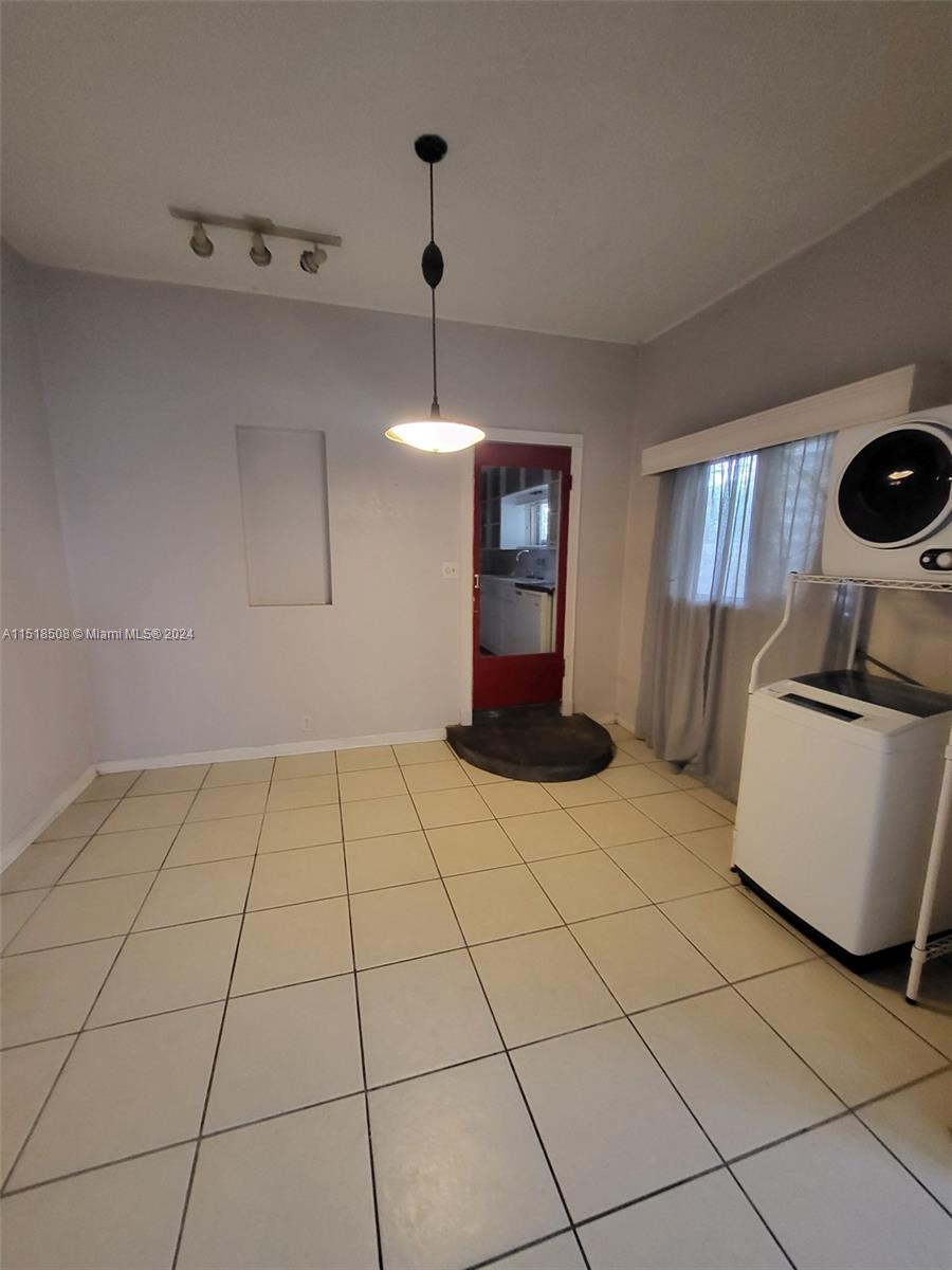 5934 Polk St