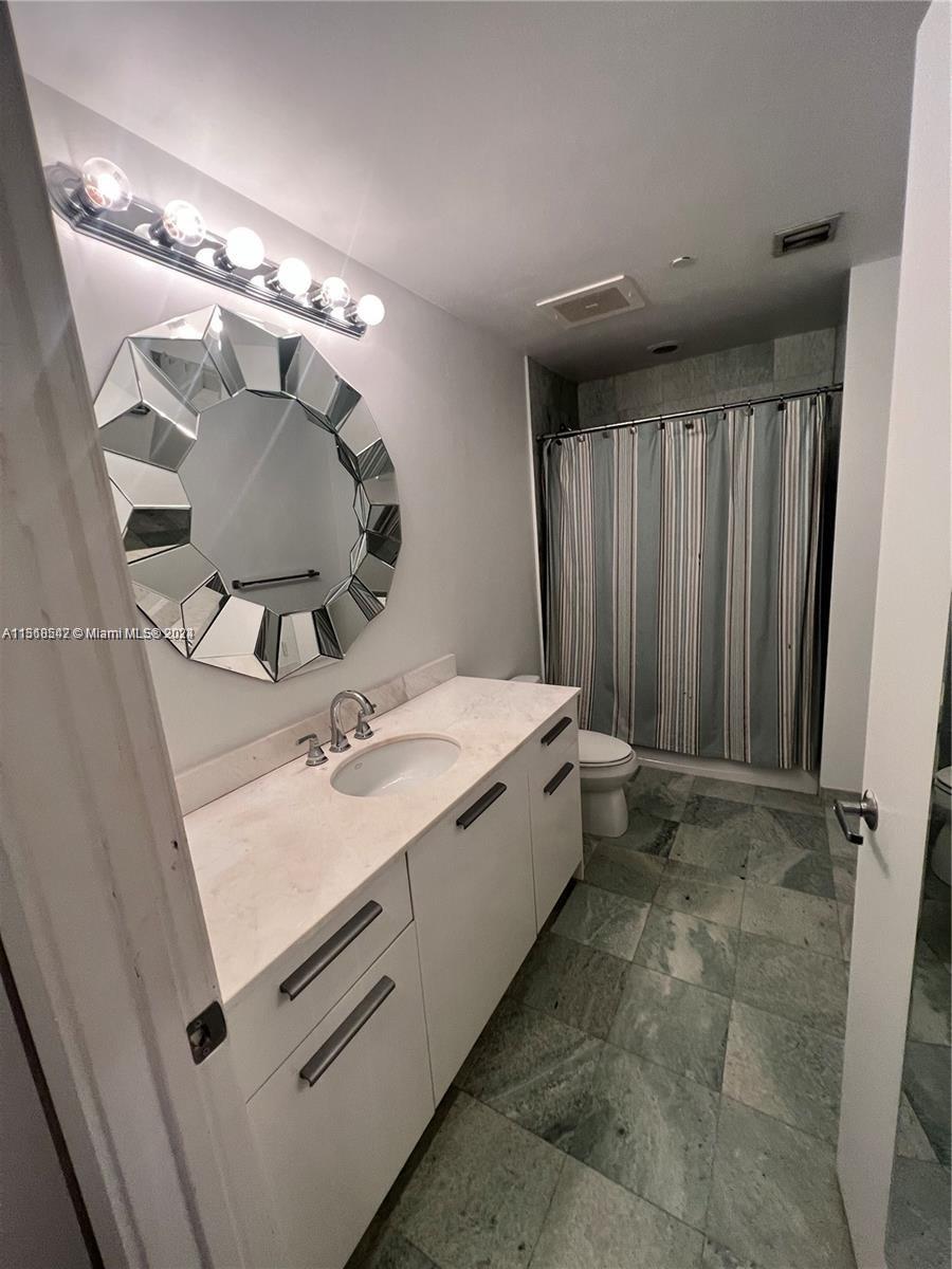 1050 Brickell Ave # 1016