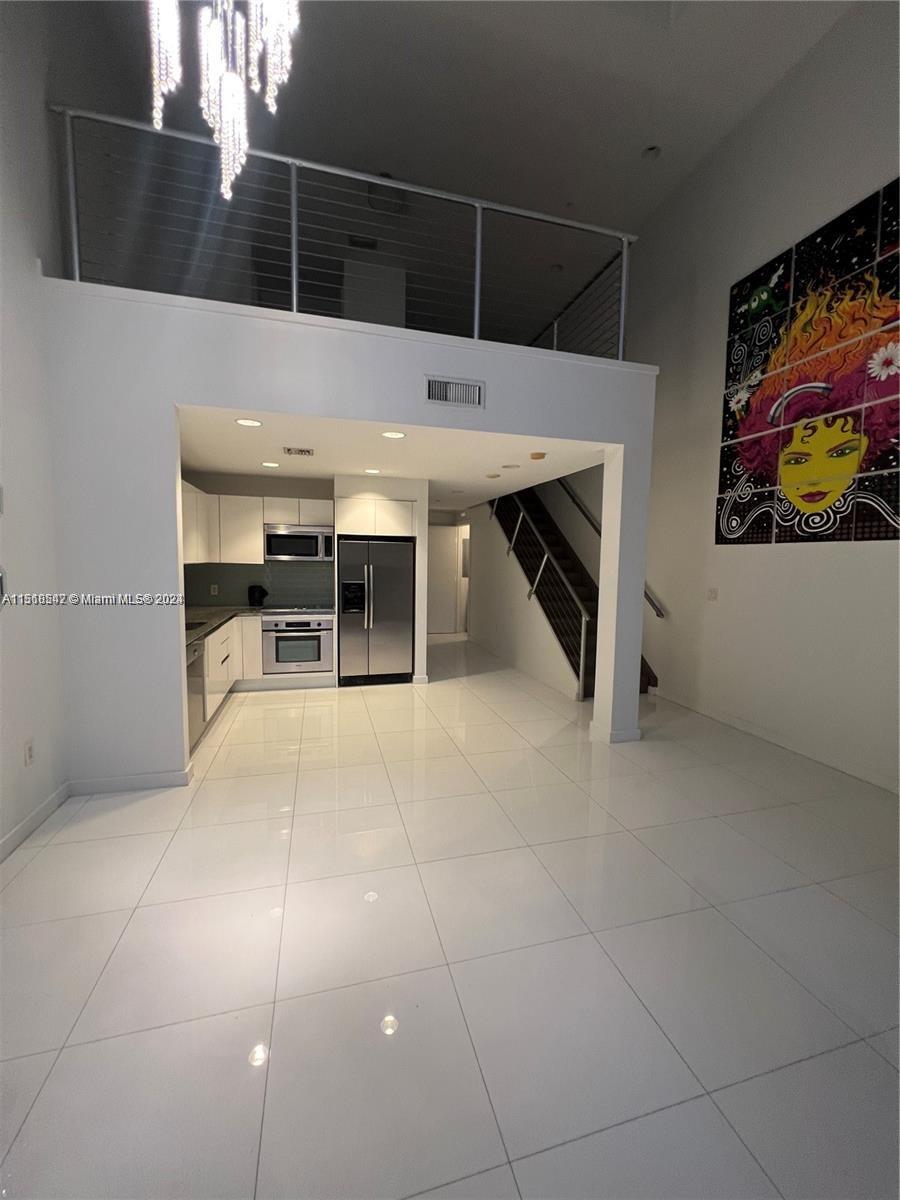 1050 Brickell Ave # 1016