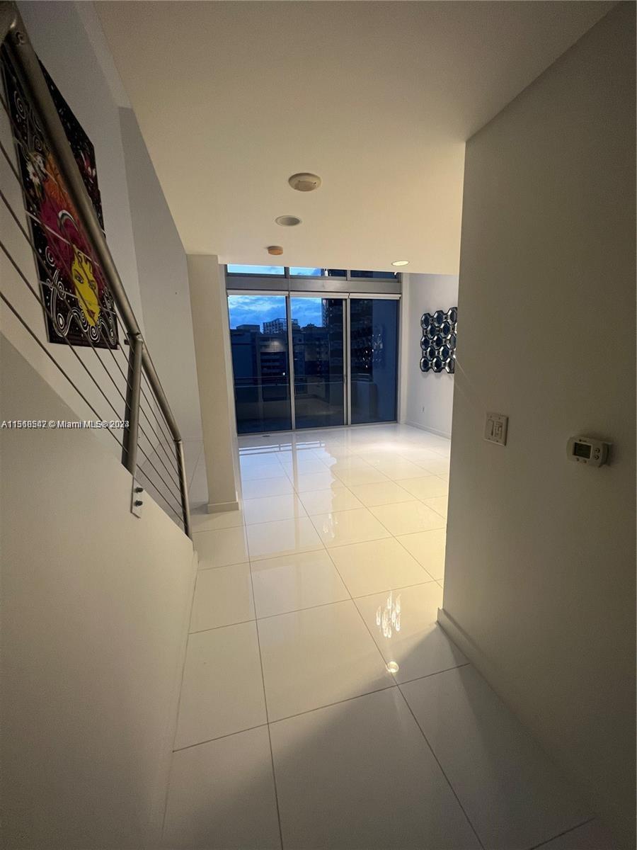 1050 Brickell Ave # 1016