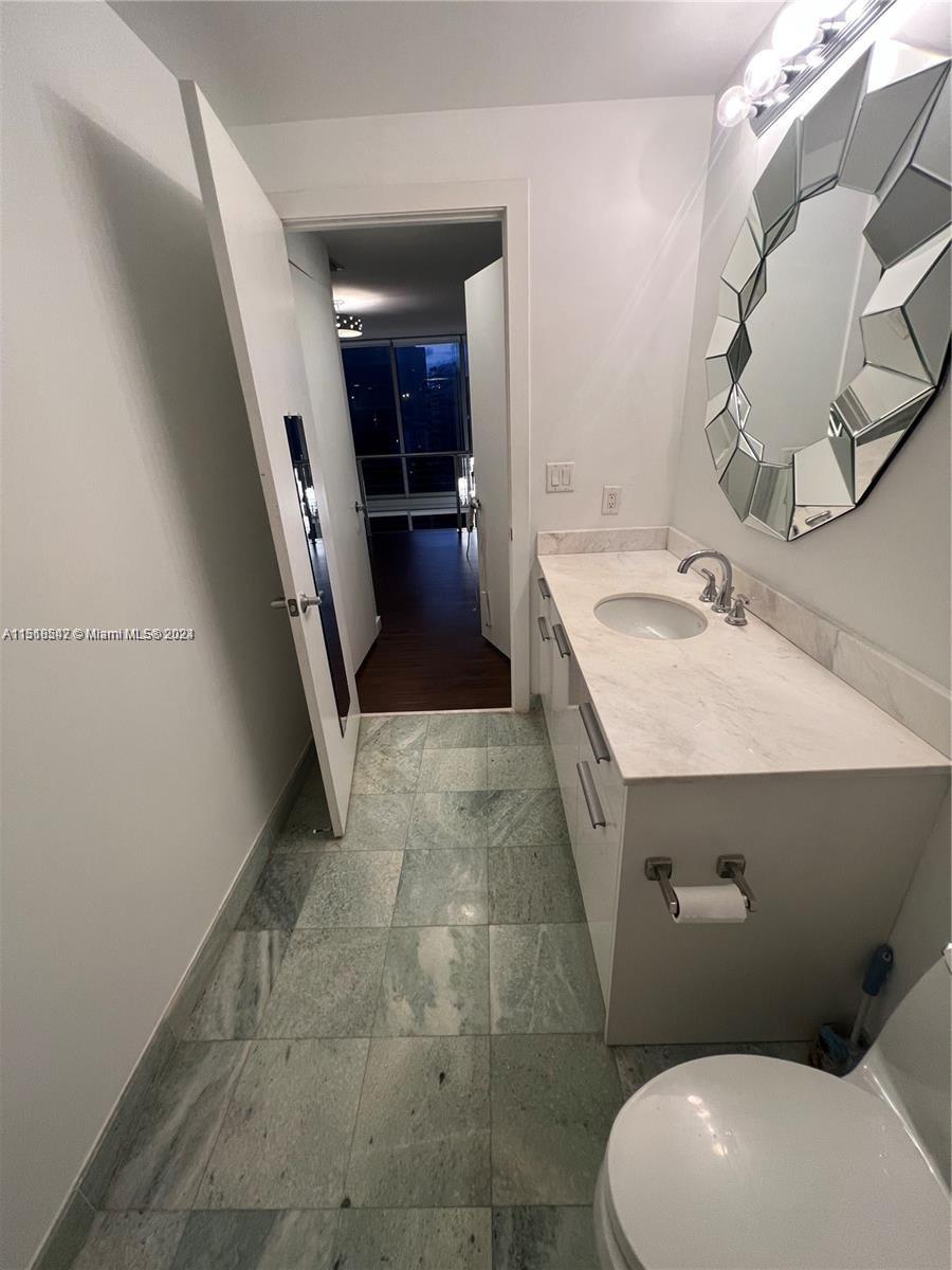 1050 Brickell Ave # 1016