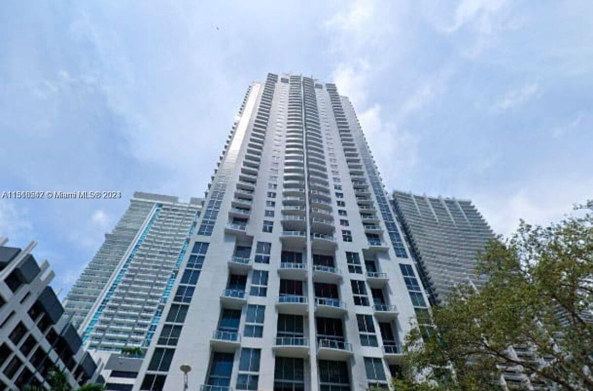 1050 Brickell Ave # 1016