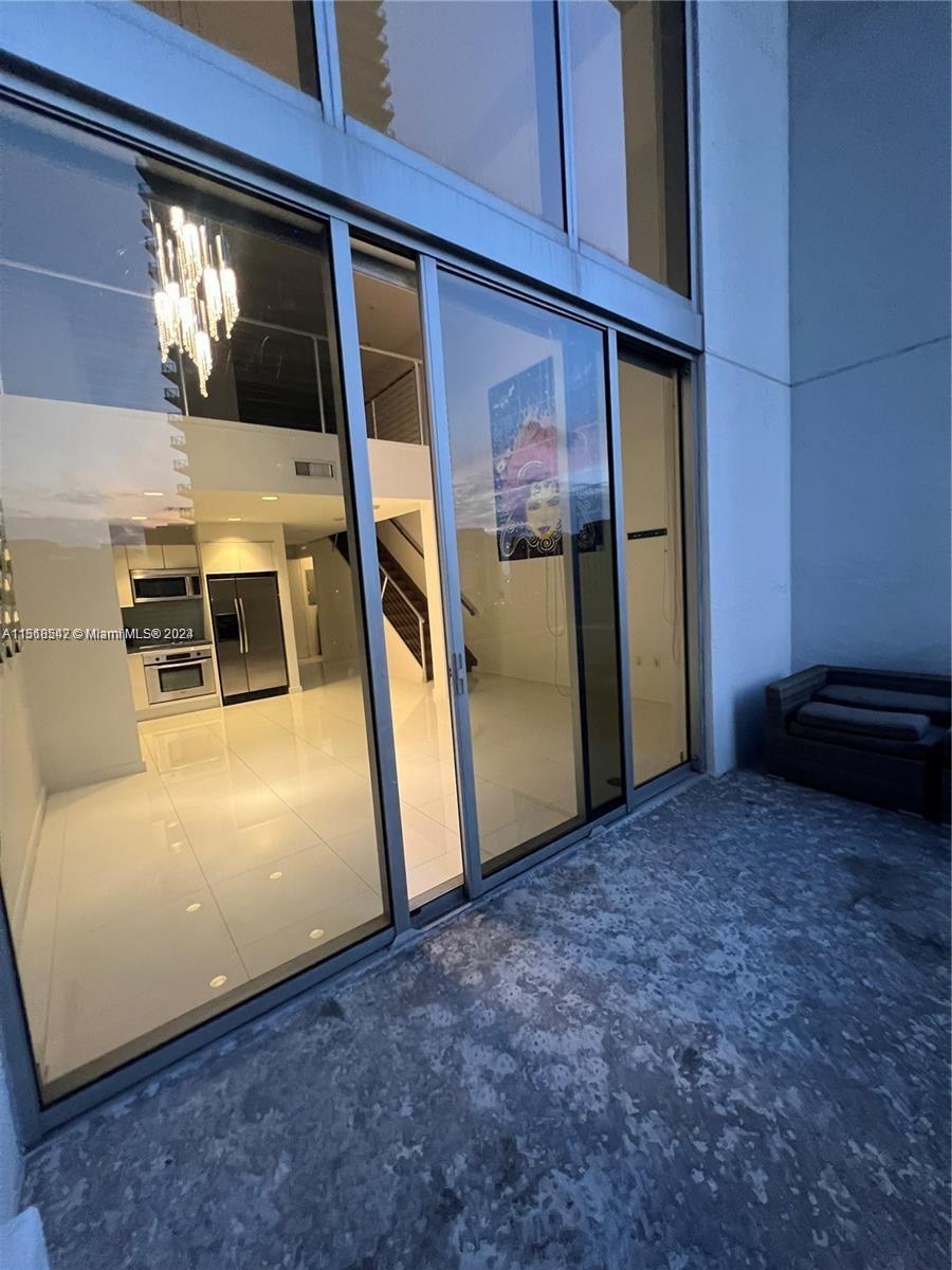 1050 Brickell Ave # 1016