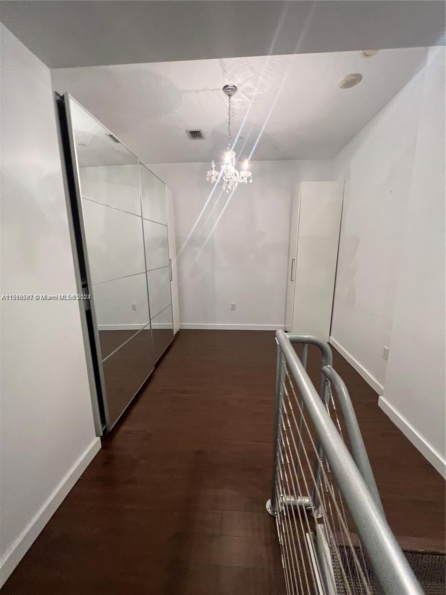 1050 Brickell Ave # 1016