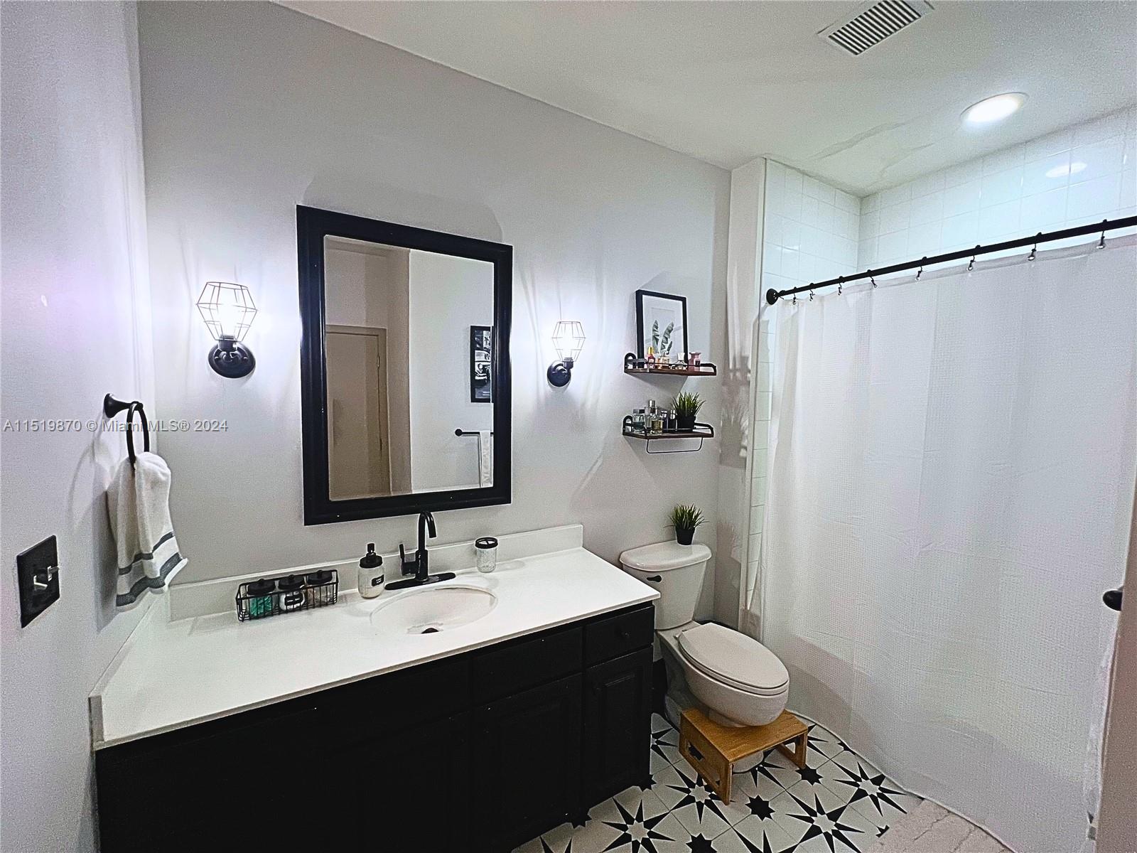 2001 Biscayne Blvd # 2208