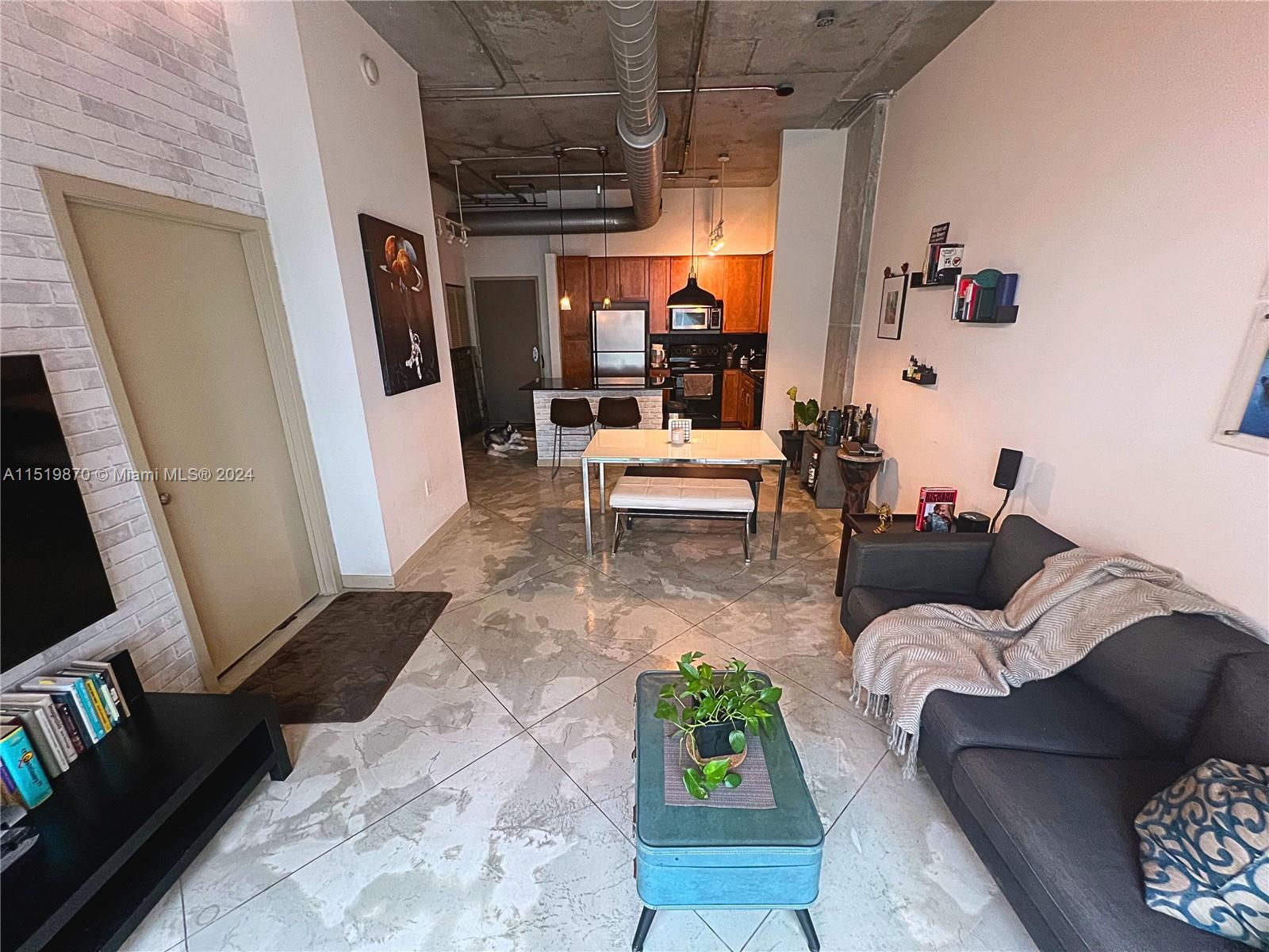 2001 Biscayne Blvd # 2208