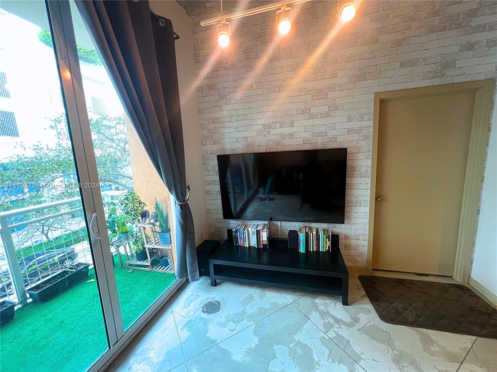 2001 Biscayne Blvd # 2208