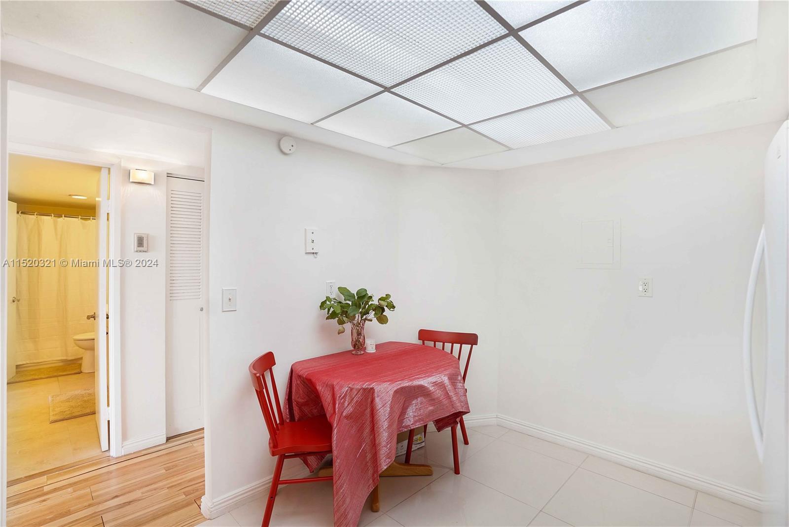 1301 NE Miami Gardens Dr Unit: 1421W