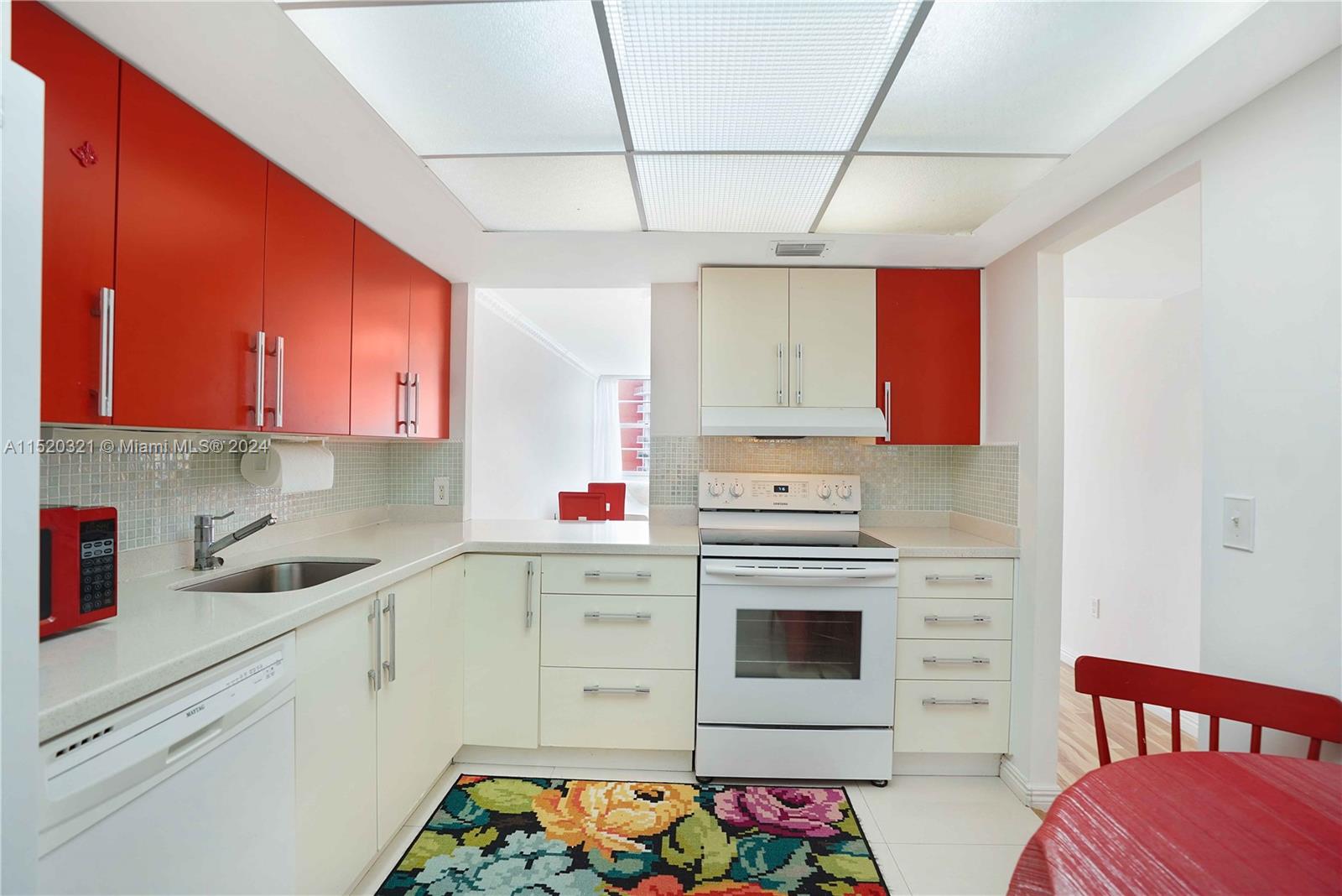 1301 NE Miami Gardens Dr Unit: 1421W