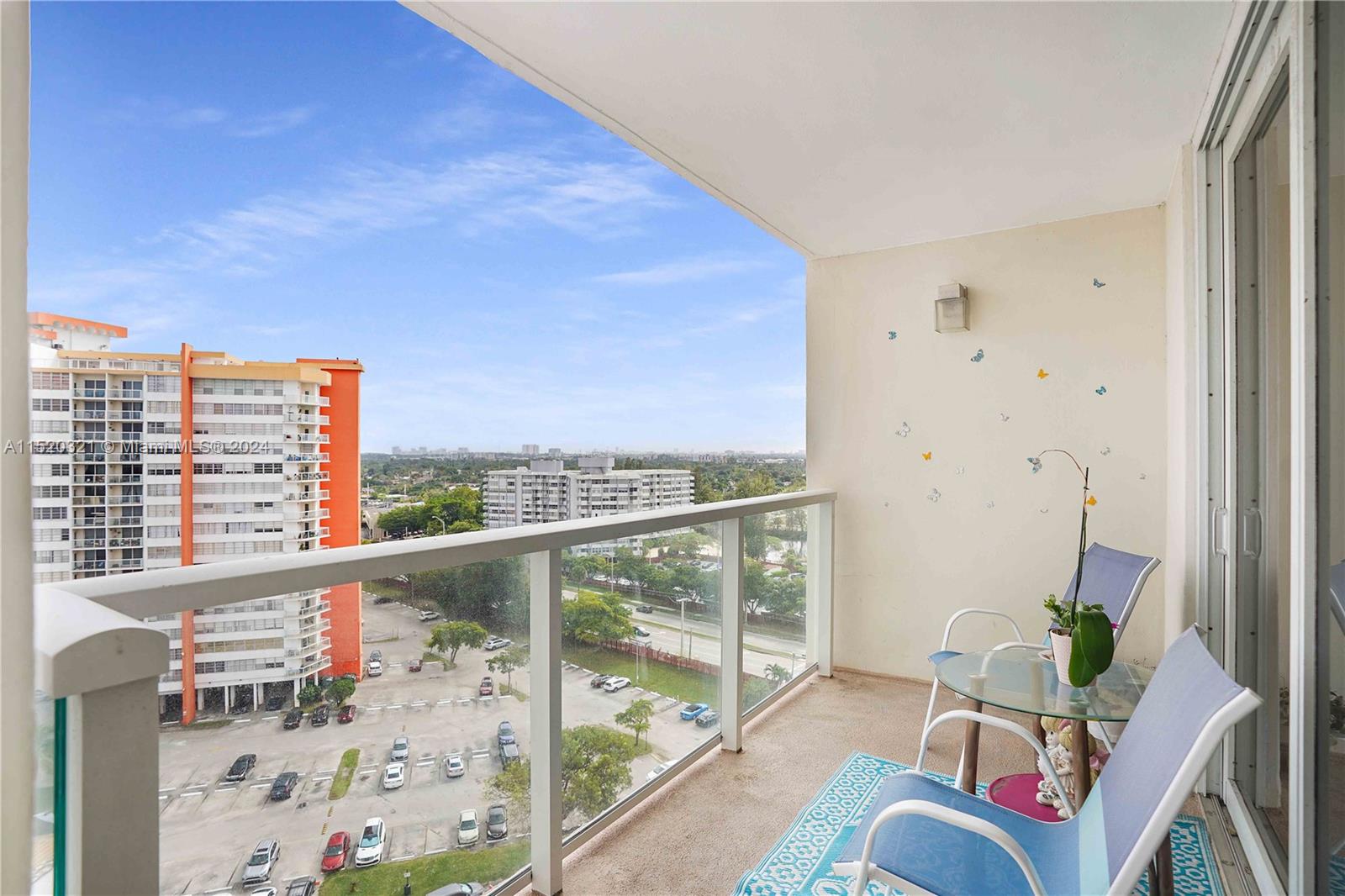 1301 NE Miami Gardens Dr Unit: 1421W