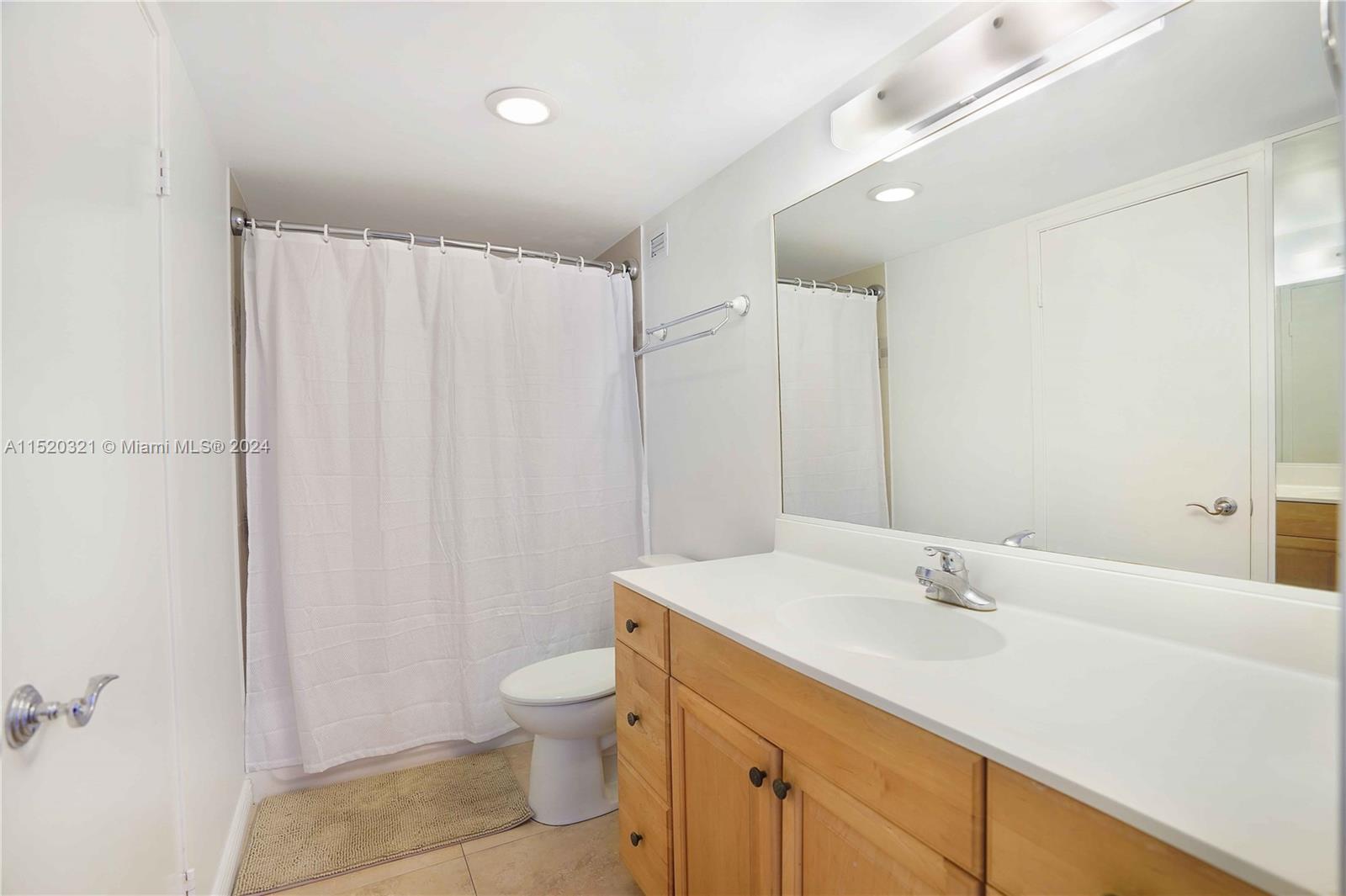 1301 NE Miami Gardens Dr Unit: 1421W