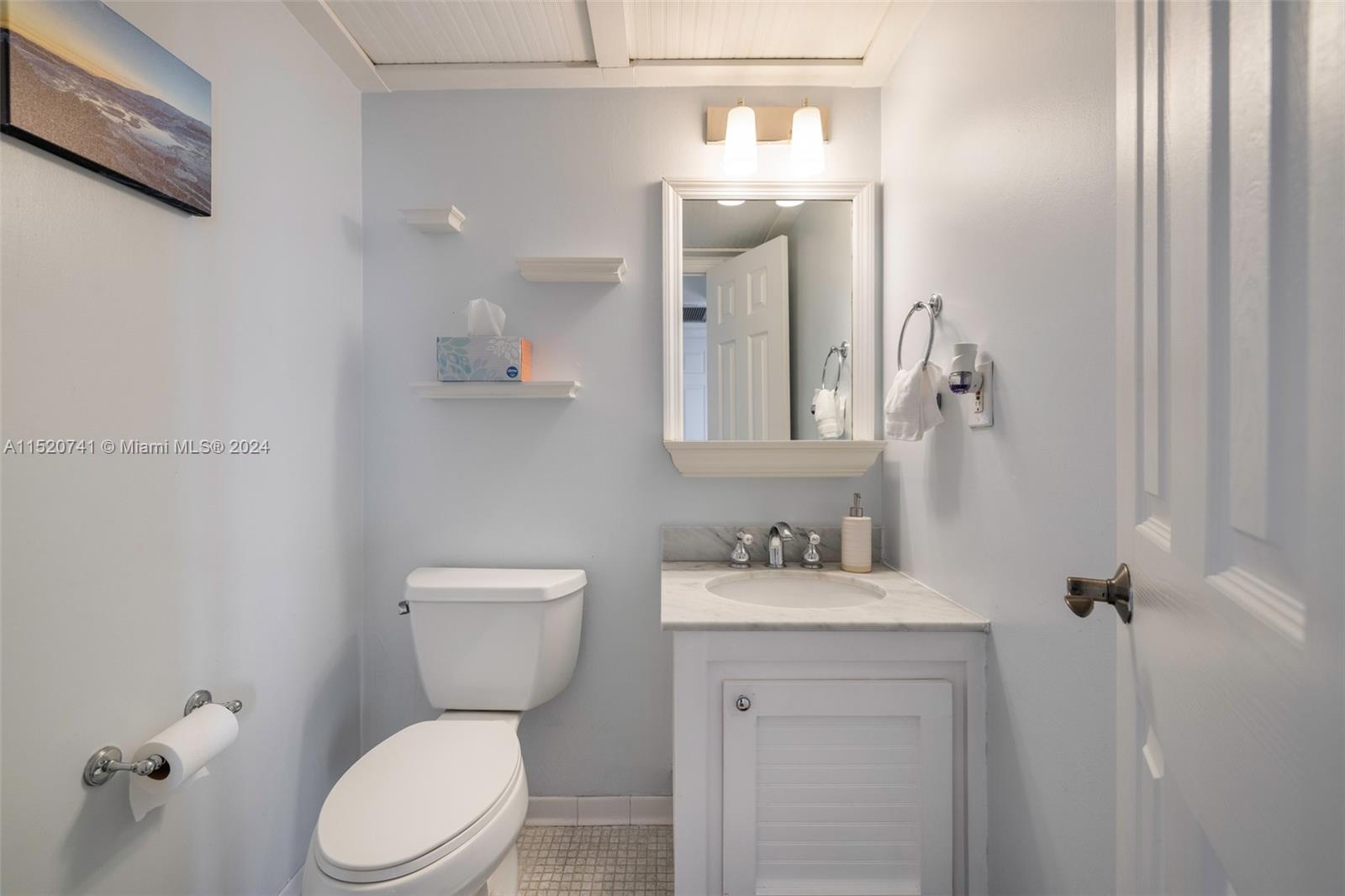 90 Edgewater Dr # 1217