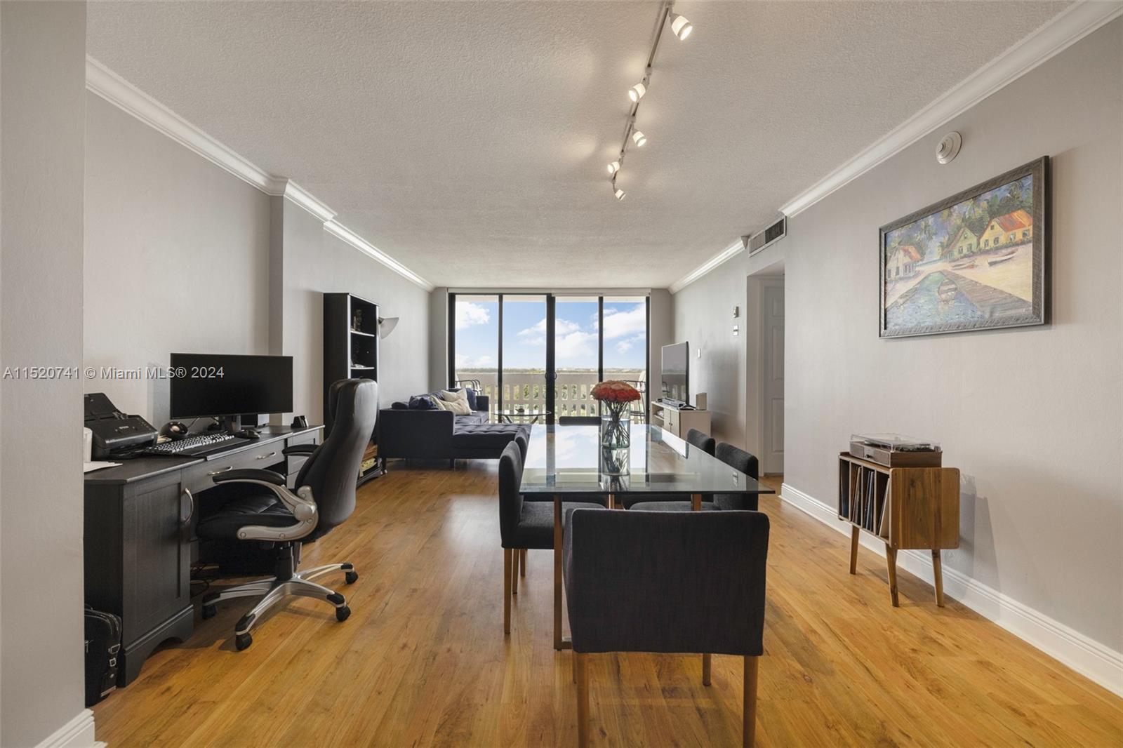 90 Edgewater Dr # 1217