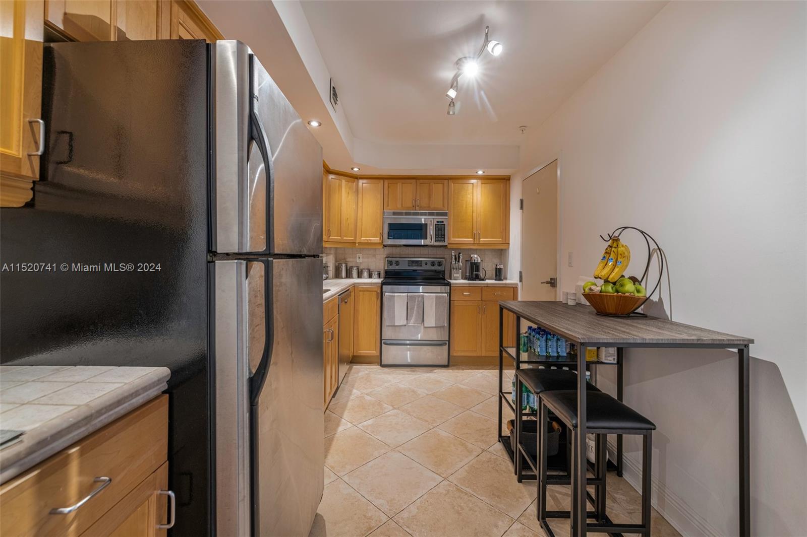 90 Edgewater Dr # 1217