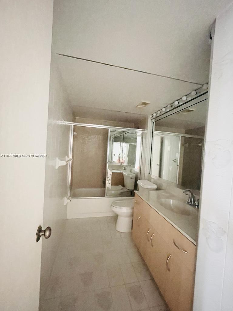 1623 Collins Avenue # A Unit: 612-A
