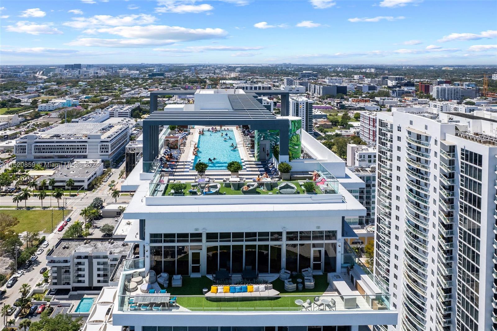 2150 N Bayshore Dr # 305