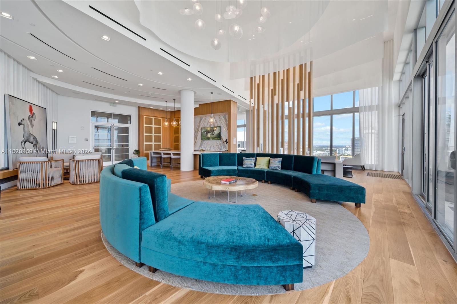 2150 N Bayshore Dr # 305