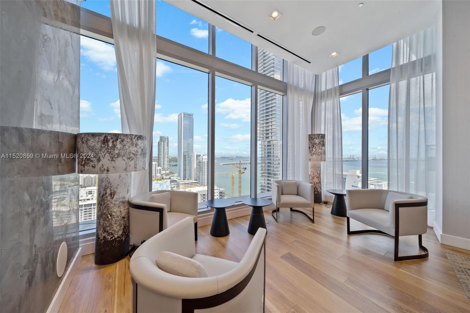 2150 N Bayshore Dr # 305