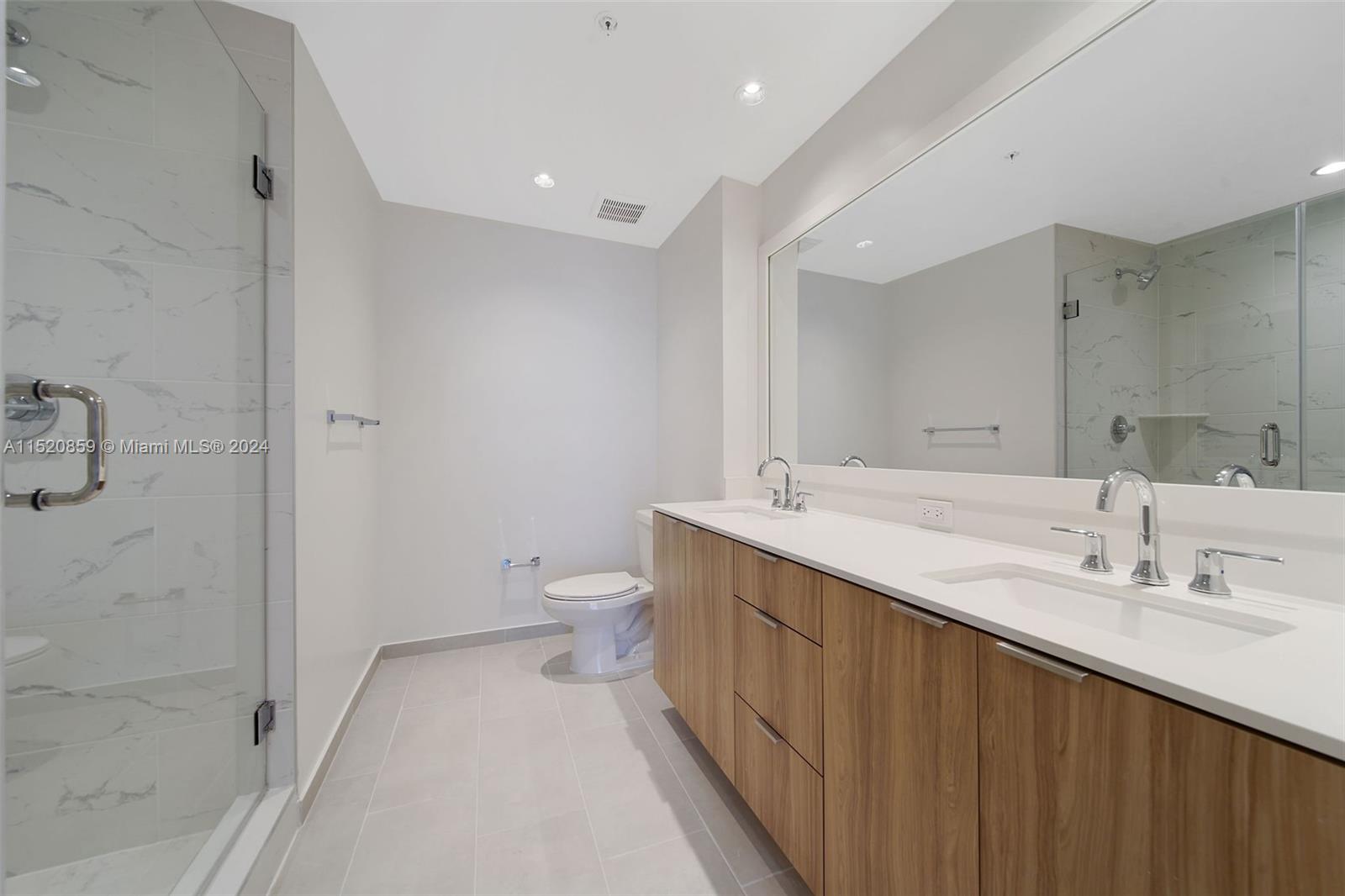 2150 N Bayshore Dr # 305