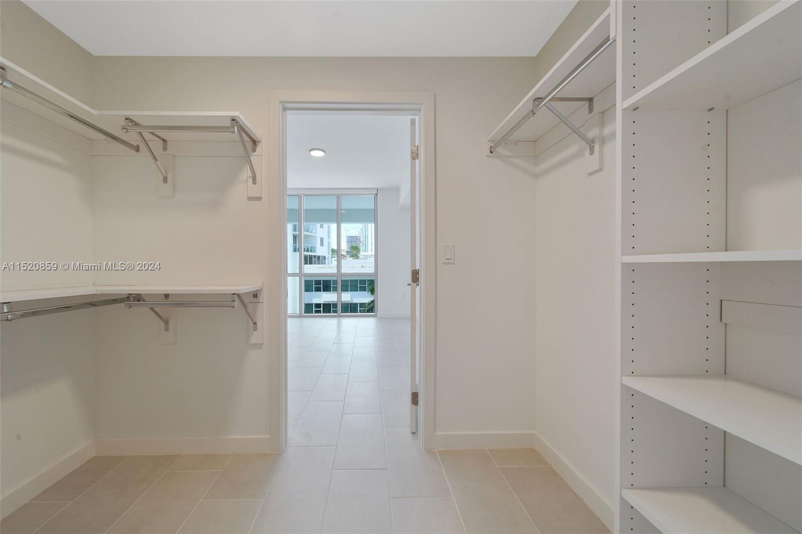 2150 N Bayshore Dr # 305
