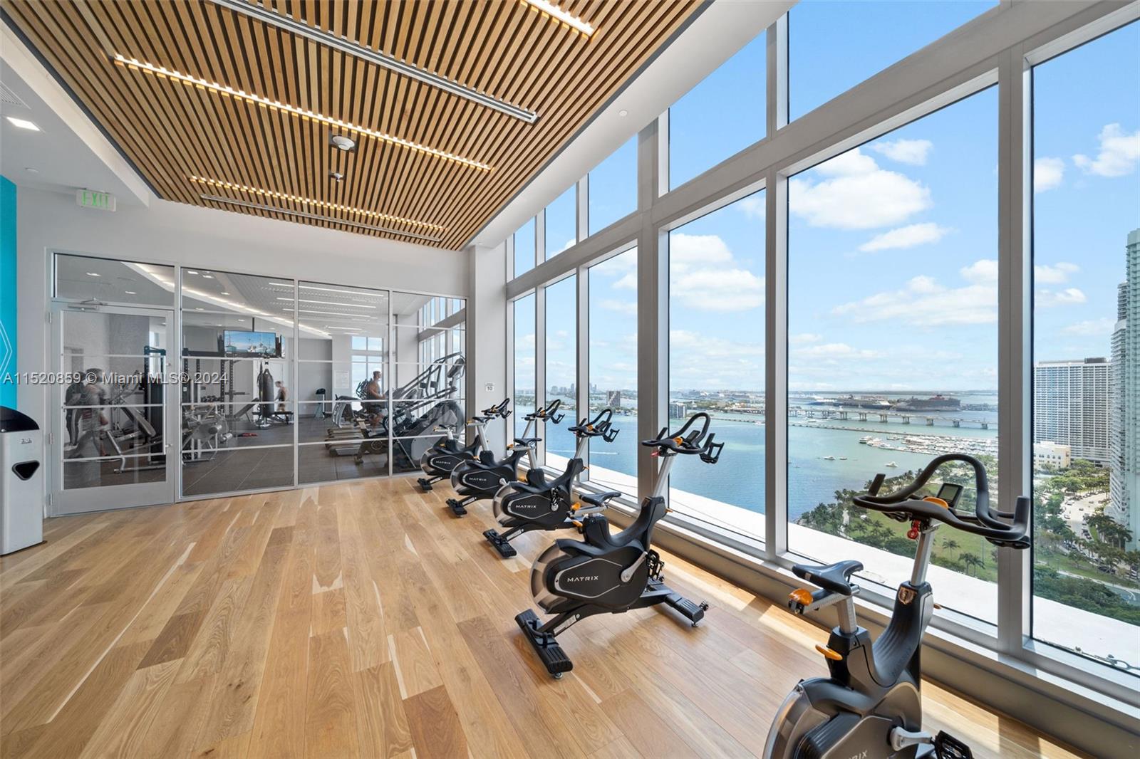 2150 N Bayshore Dr # 305