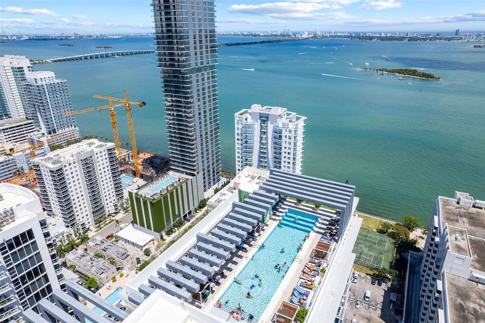 2150 N Bayshore Dr # 305