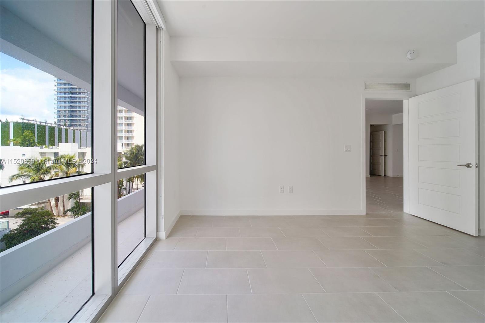 2150 N Bayshore Dr # 305