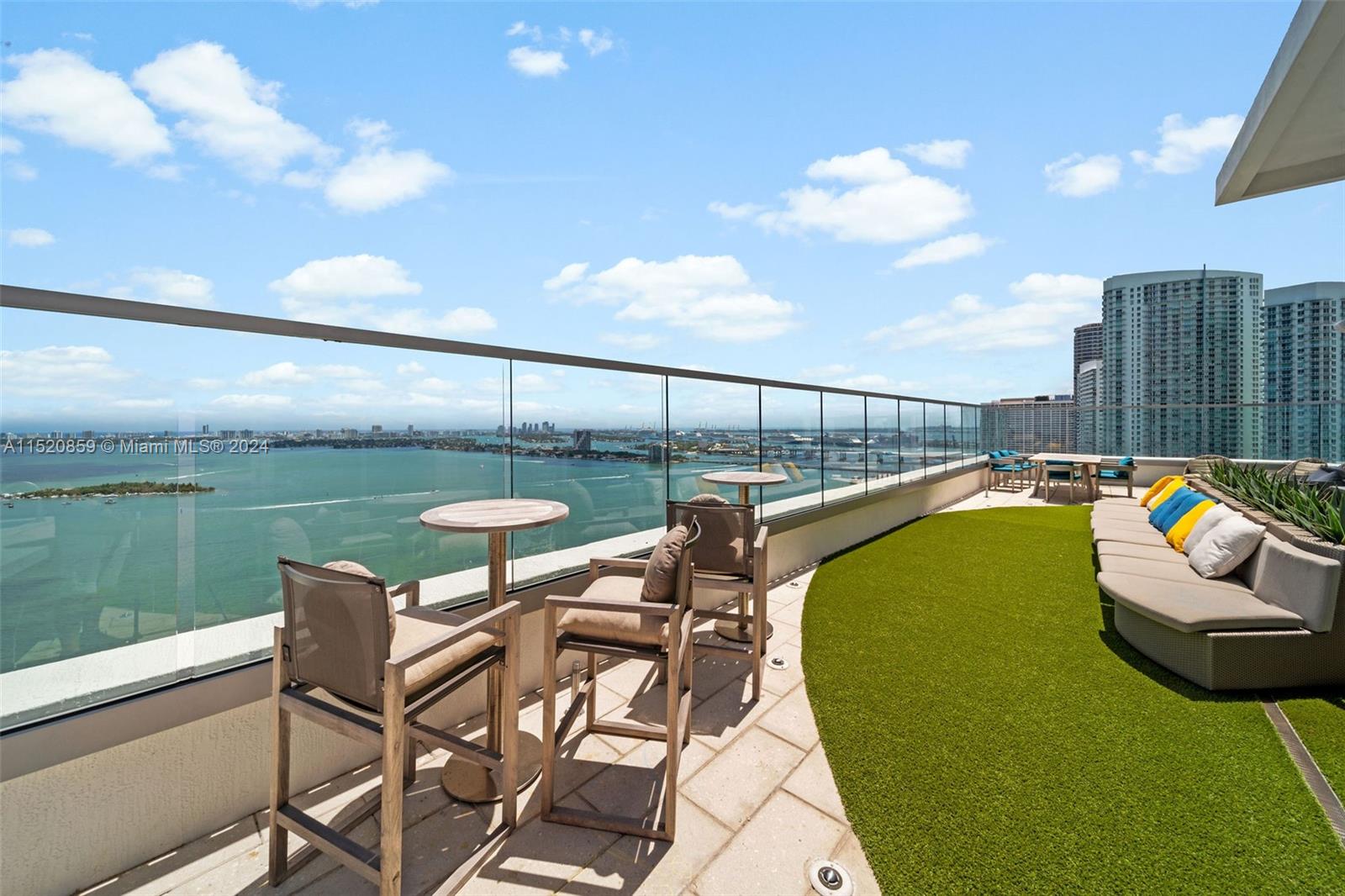 2150 N Bayshore Dr # 305