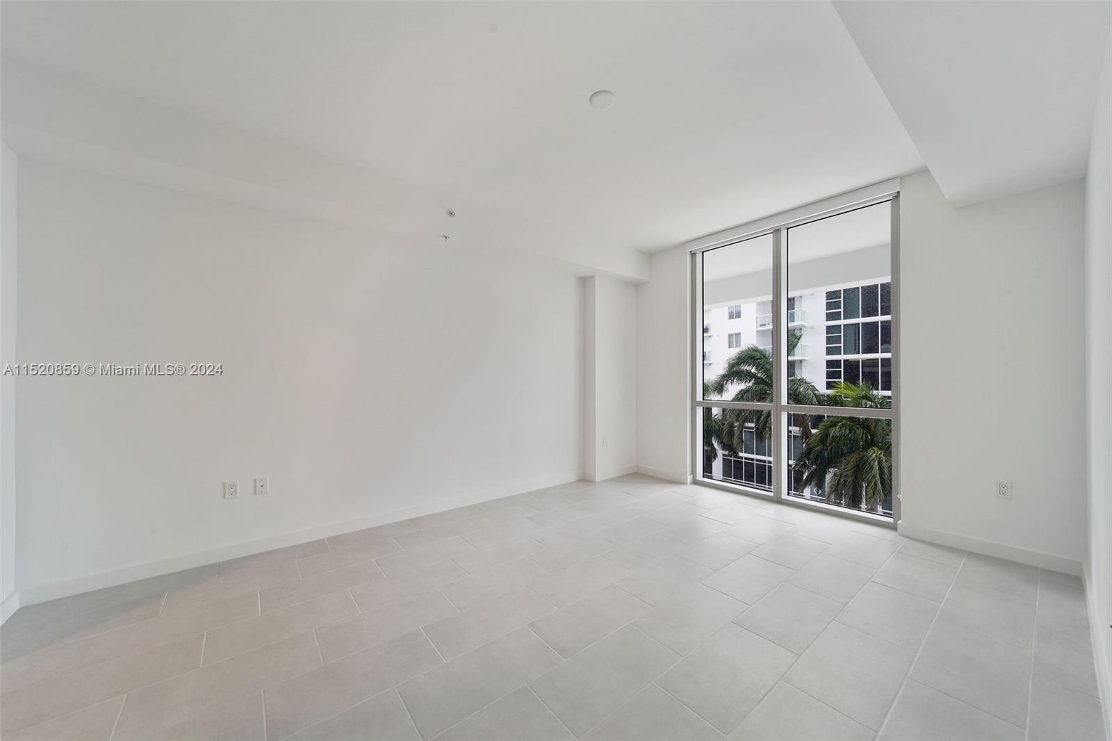 2150 N Bayshore Dr # 305