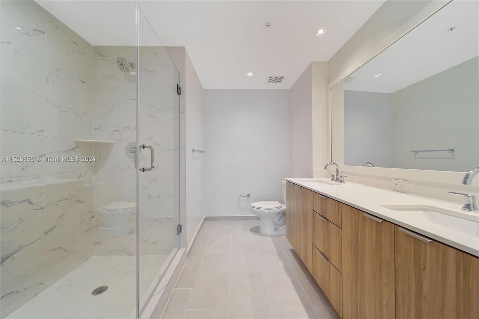 2150 N Bayshore Dr # 305