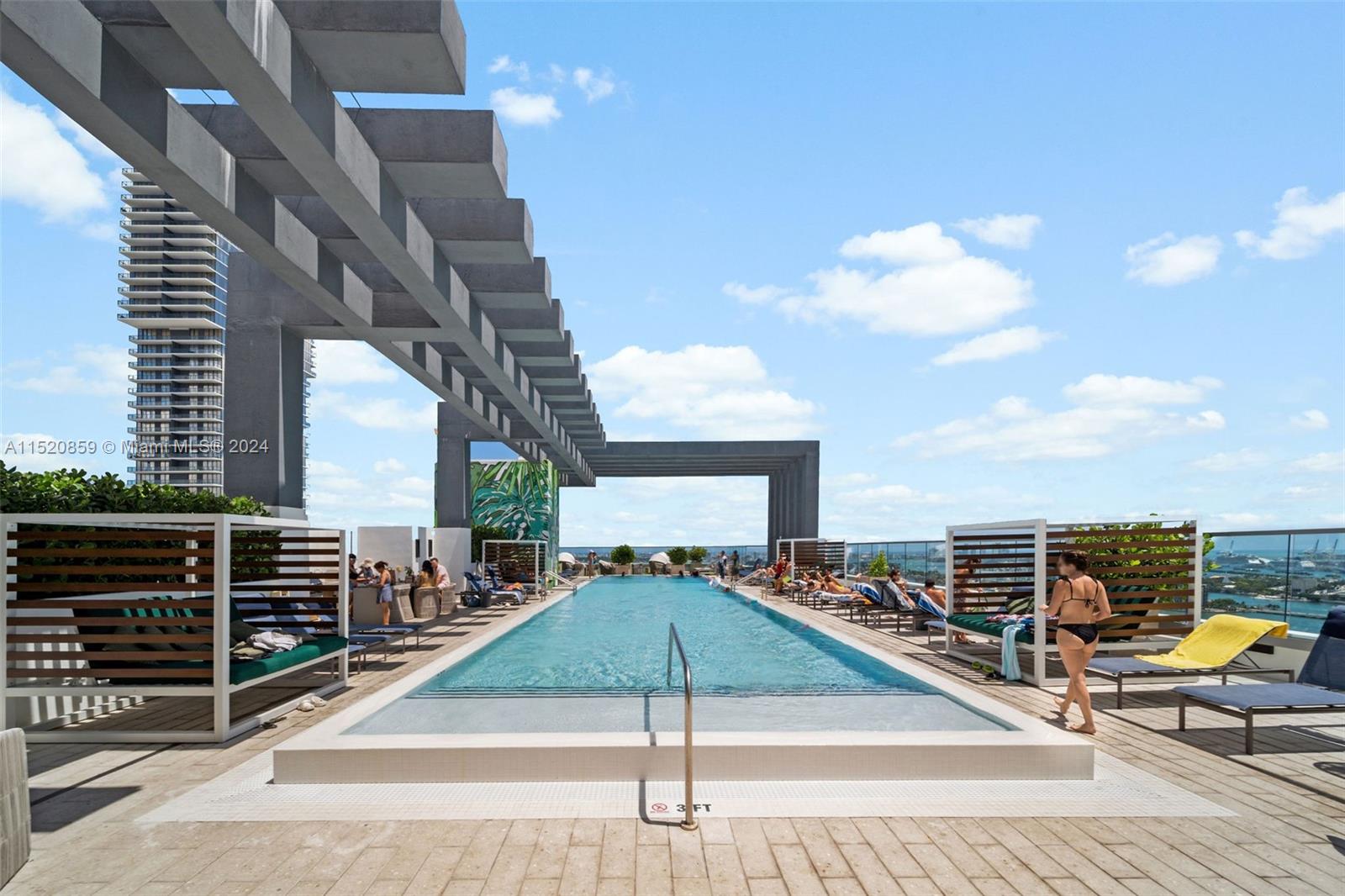 2150 N Bayshore Dr # 305