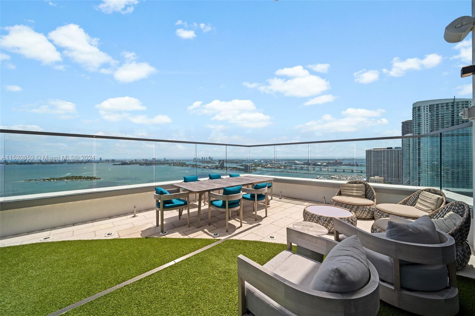 2150 N Bayshore Dr # 305