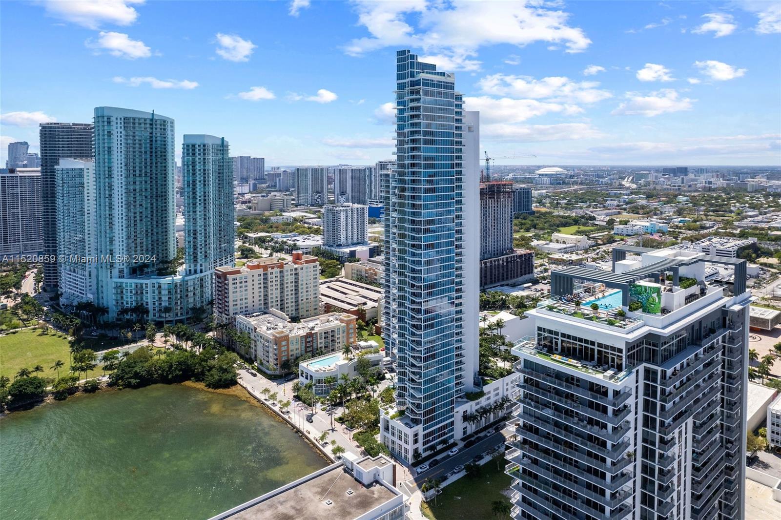 2150 N Bayshore Dr # 305