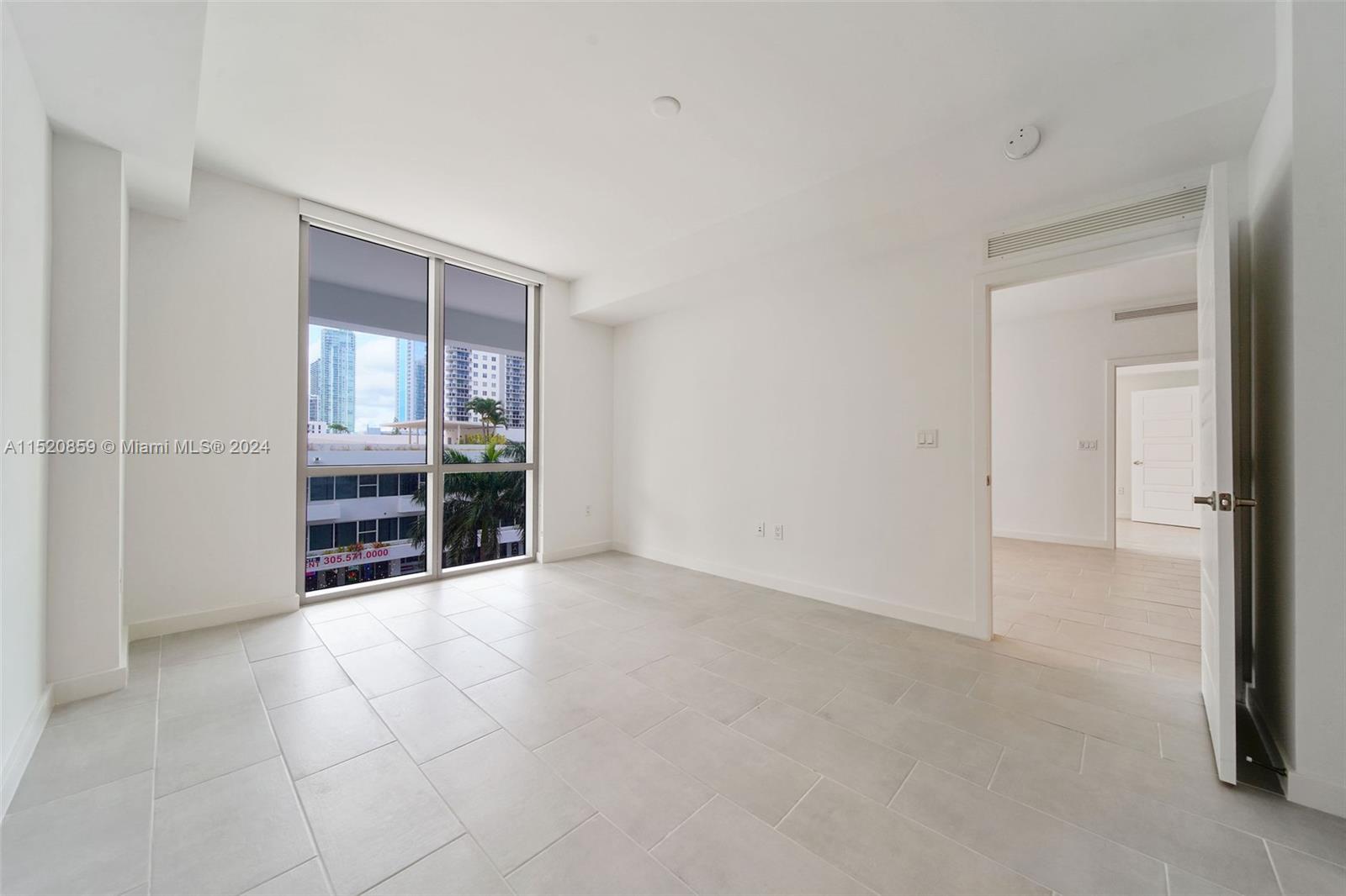 2150 N Bayshore Dr # 305