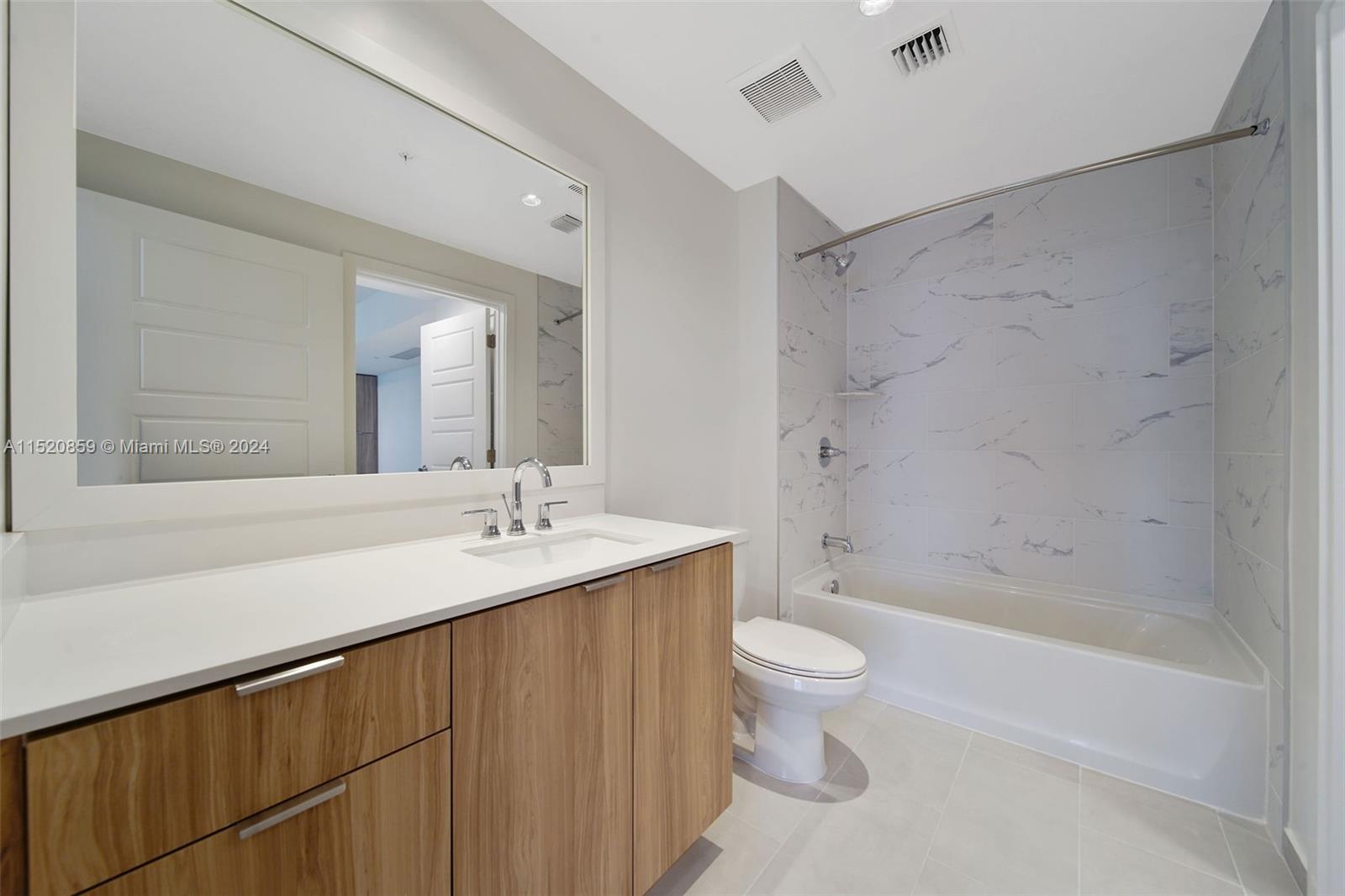 2150 N Bayshore Dr # 305