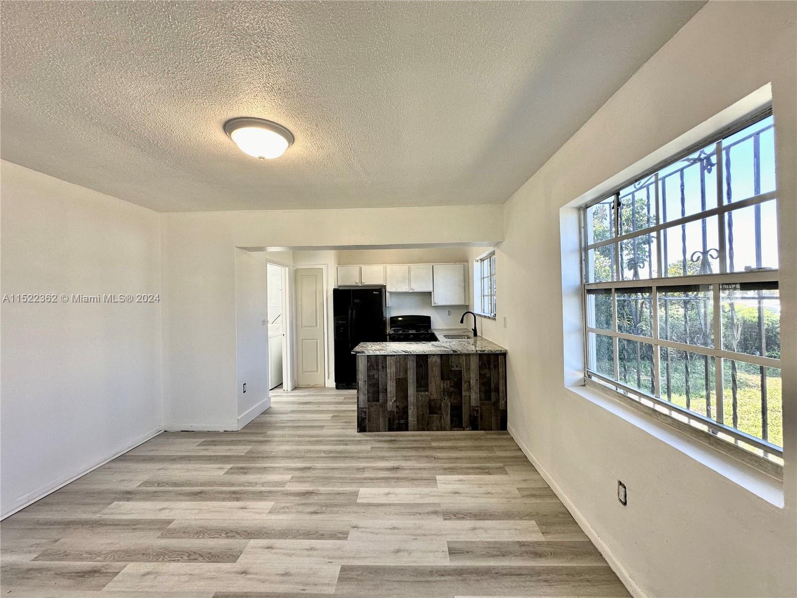 15441 NW Railroad Dr