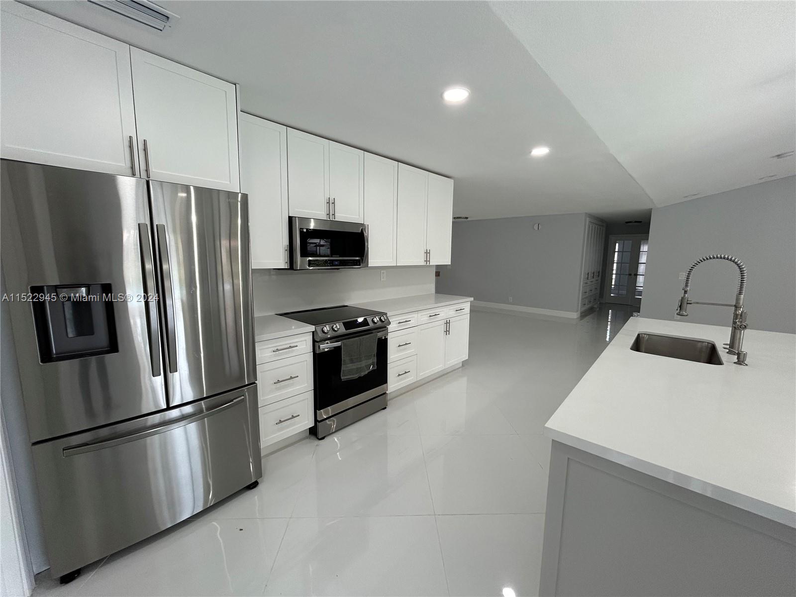 9071 NW 13th St