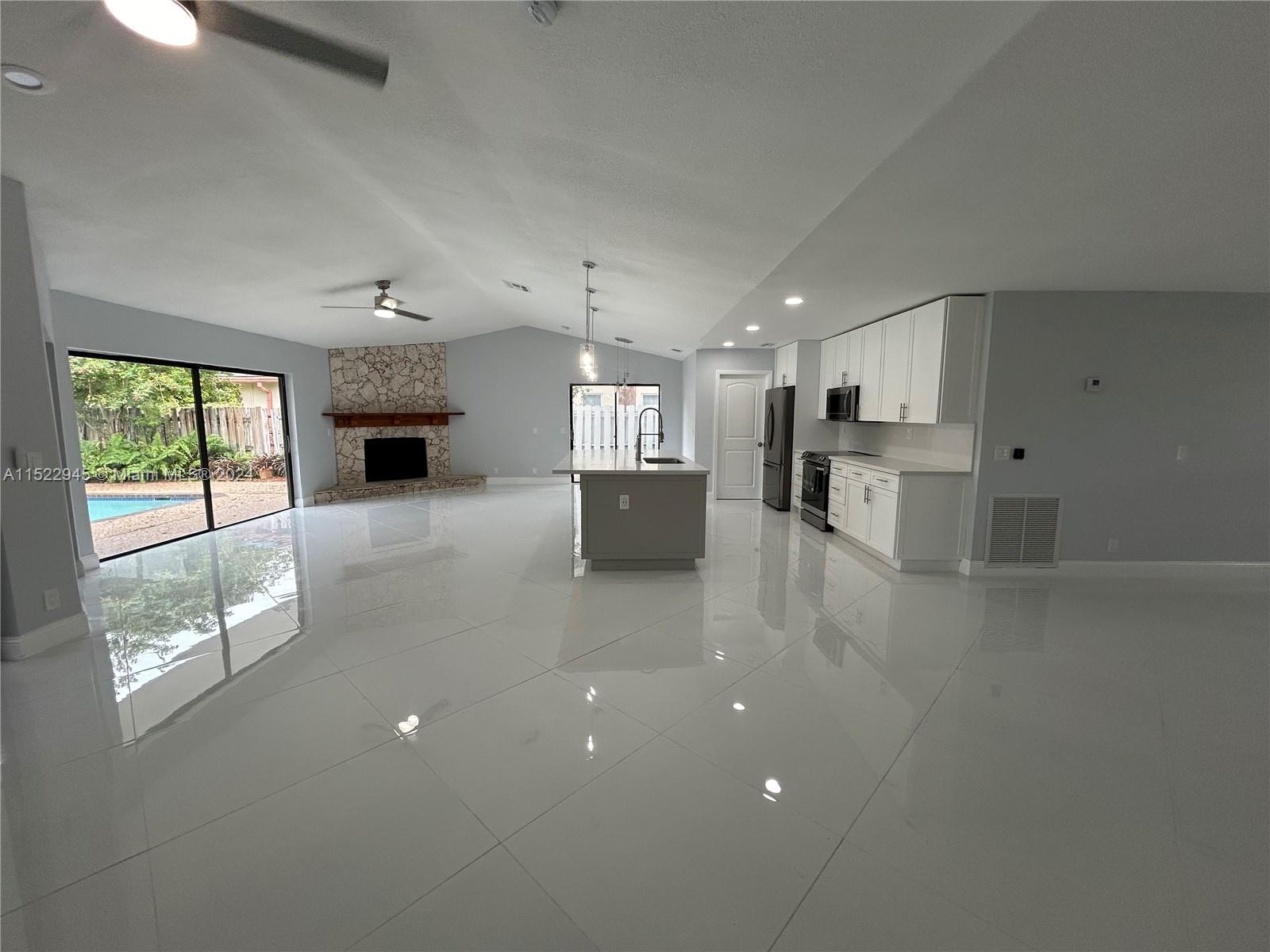 9071 NW 13th St