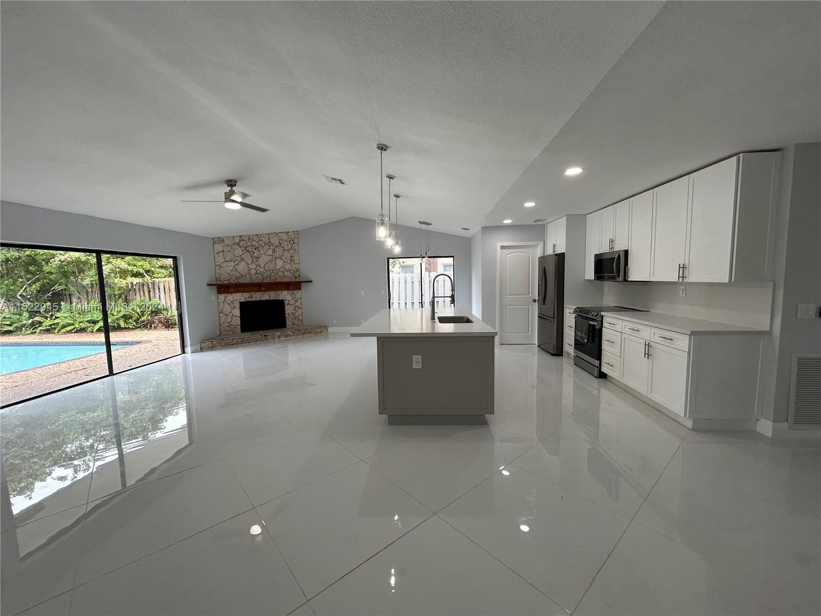 9071 NW 13th St